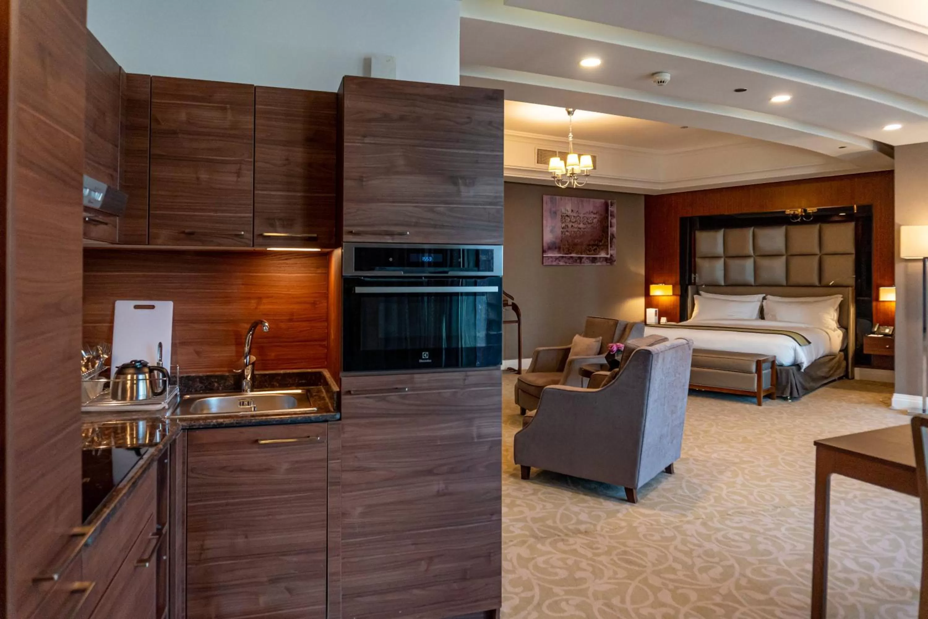 Bedroom, Bed in Best Plaza West Bay Hotel