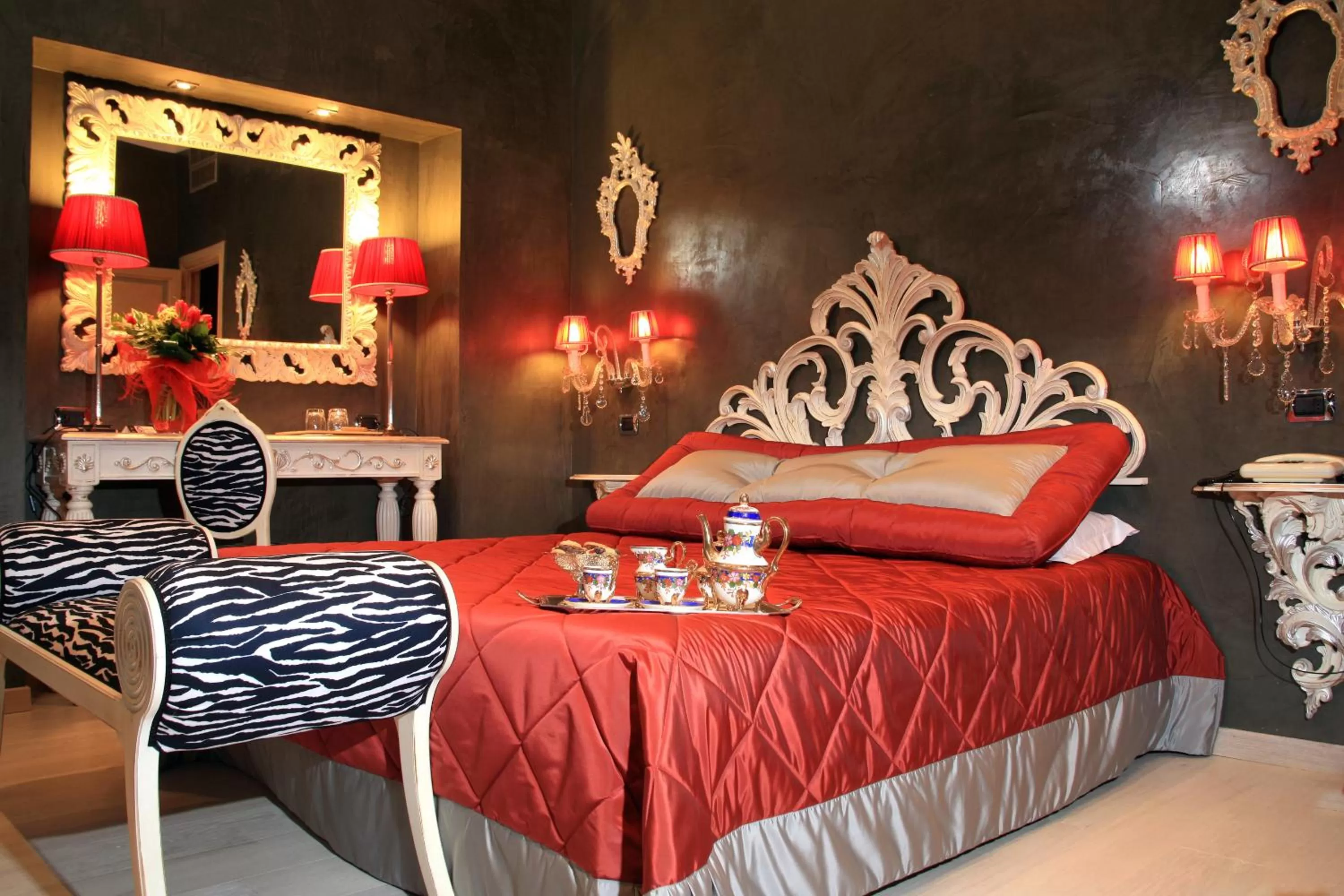 Photo of the whole room, Bed in Hotel Columbia Wellness & Spa