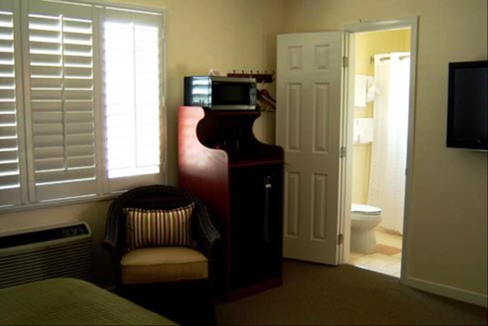 Day in Bella Capri Inn and Suites