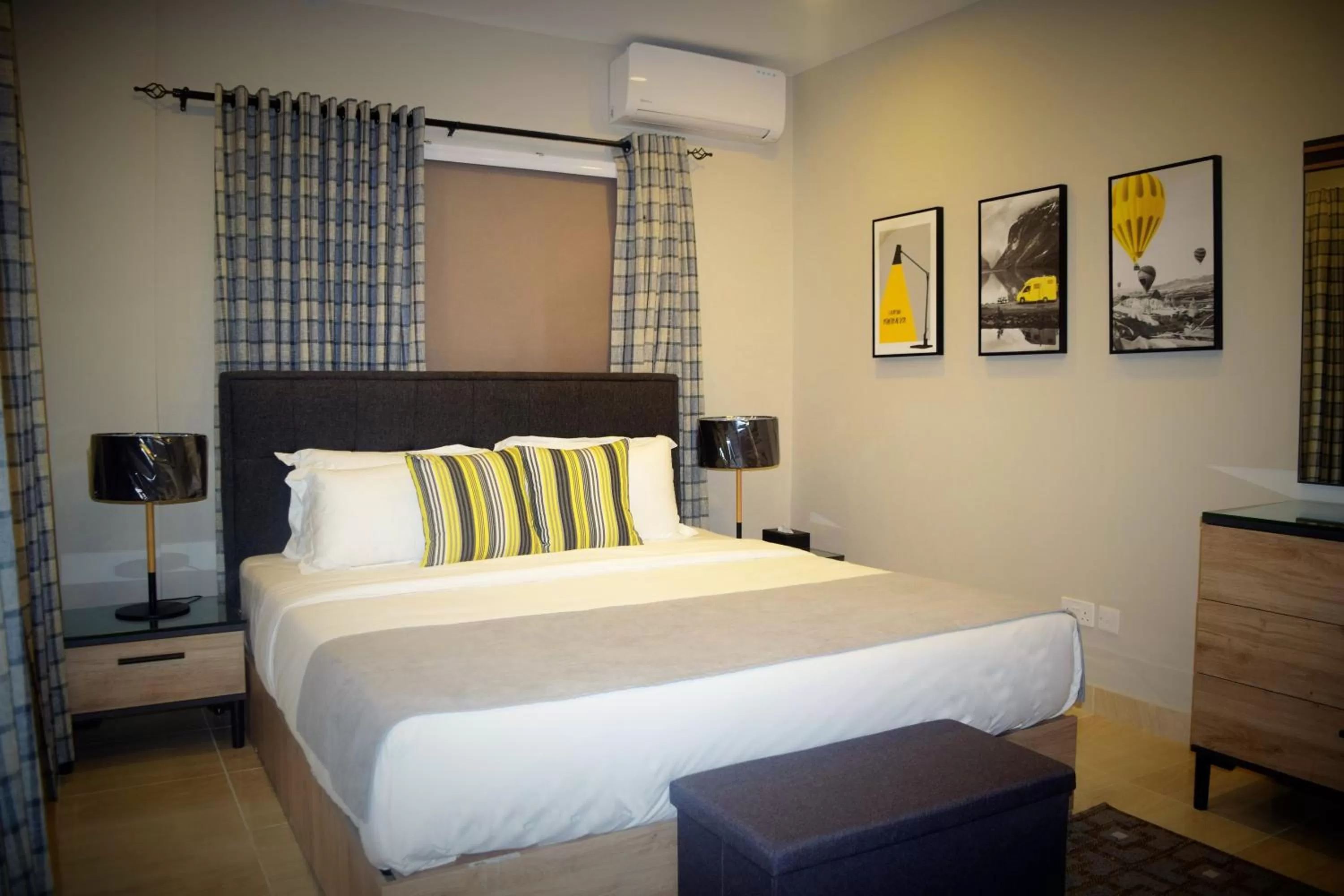 Bedroom, Bed in Montecito Apartments