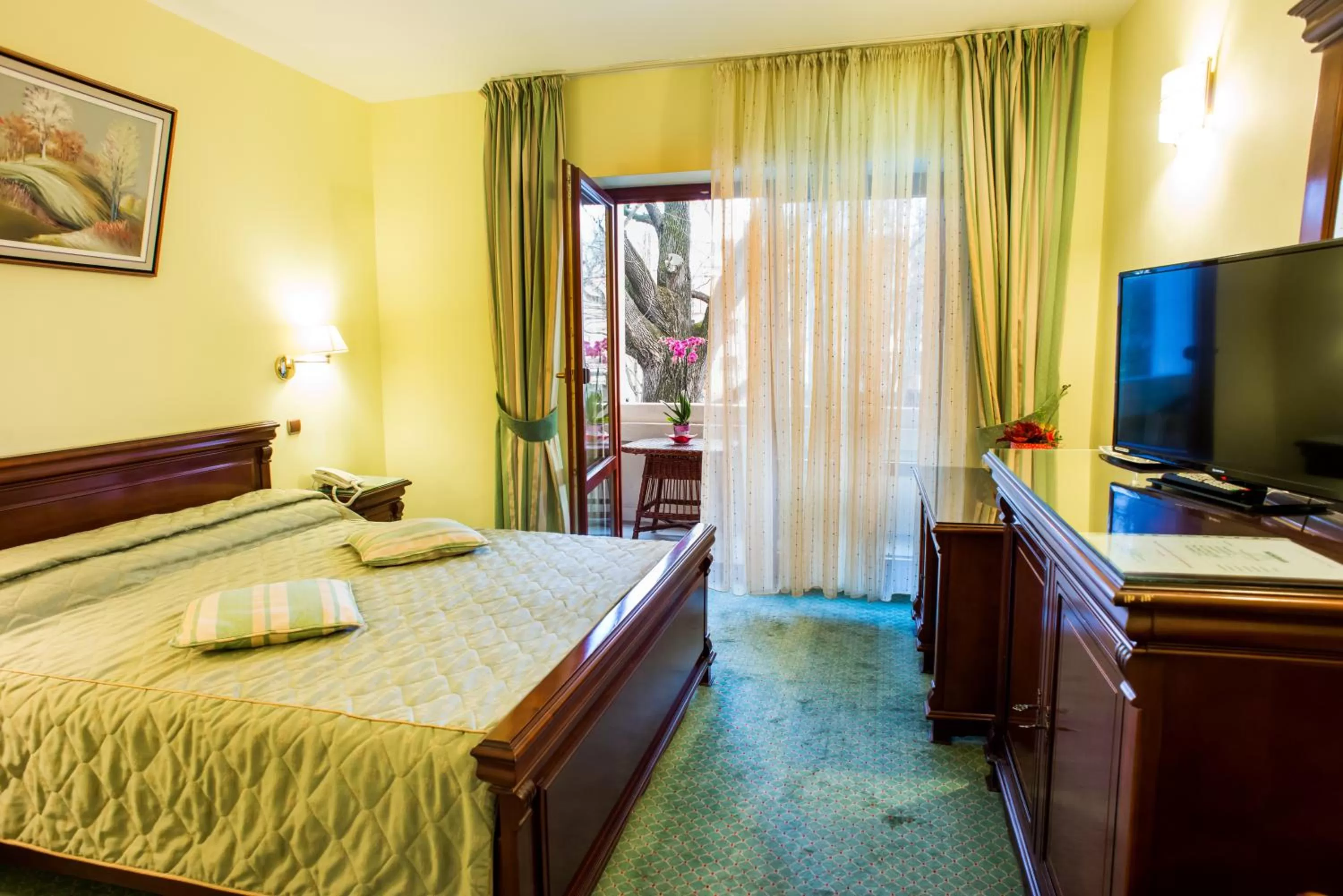 TV/Entertainment Center in Hotel Maria