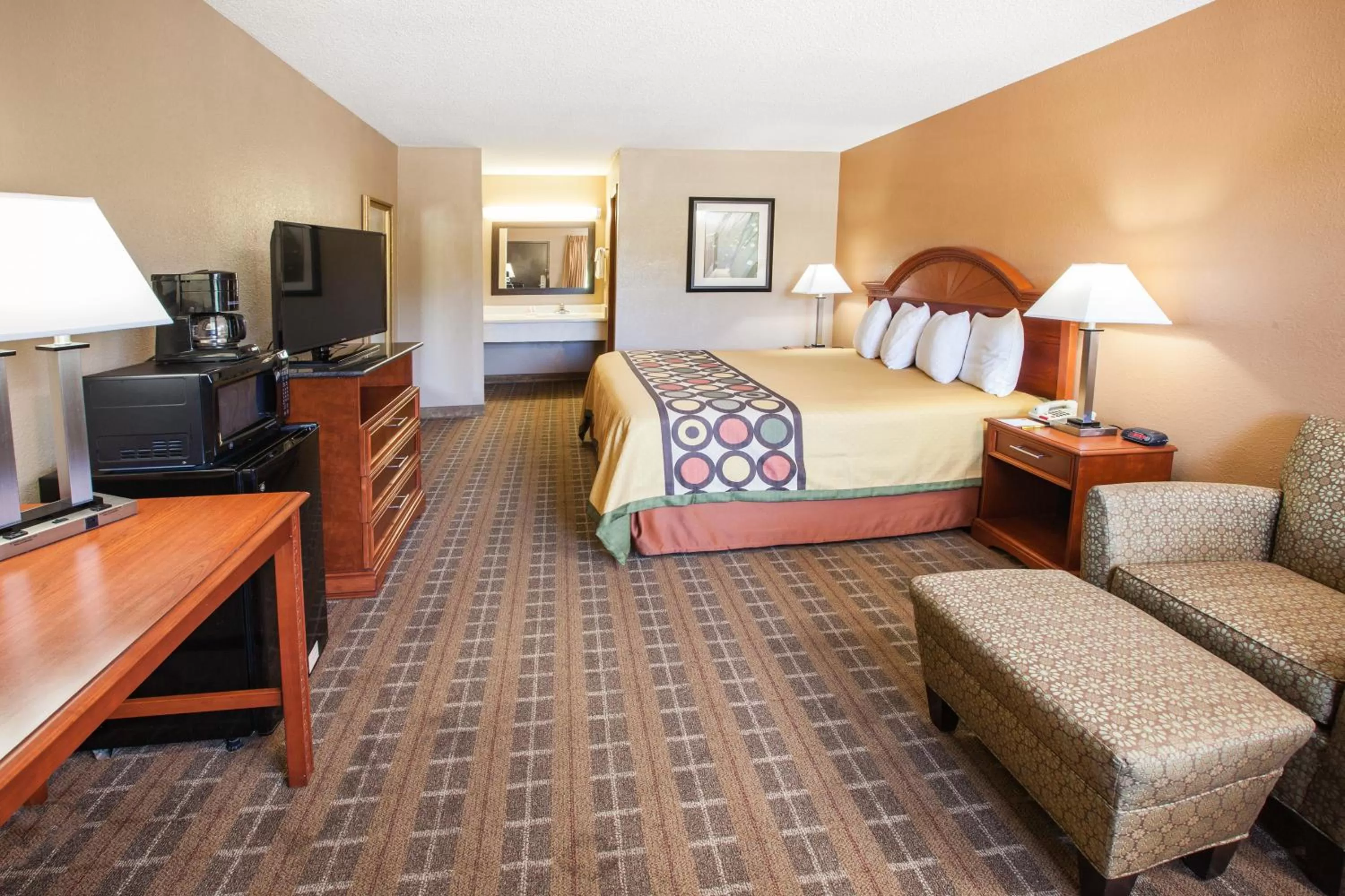 Bed in Super 8 by Wyndham Clinton