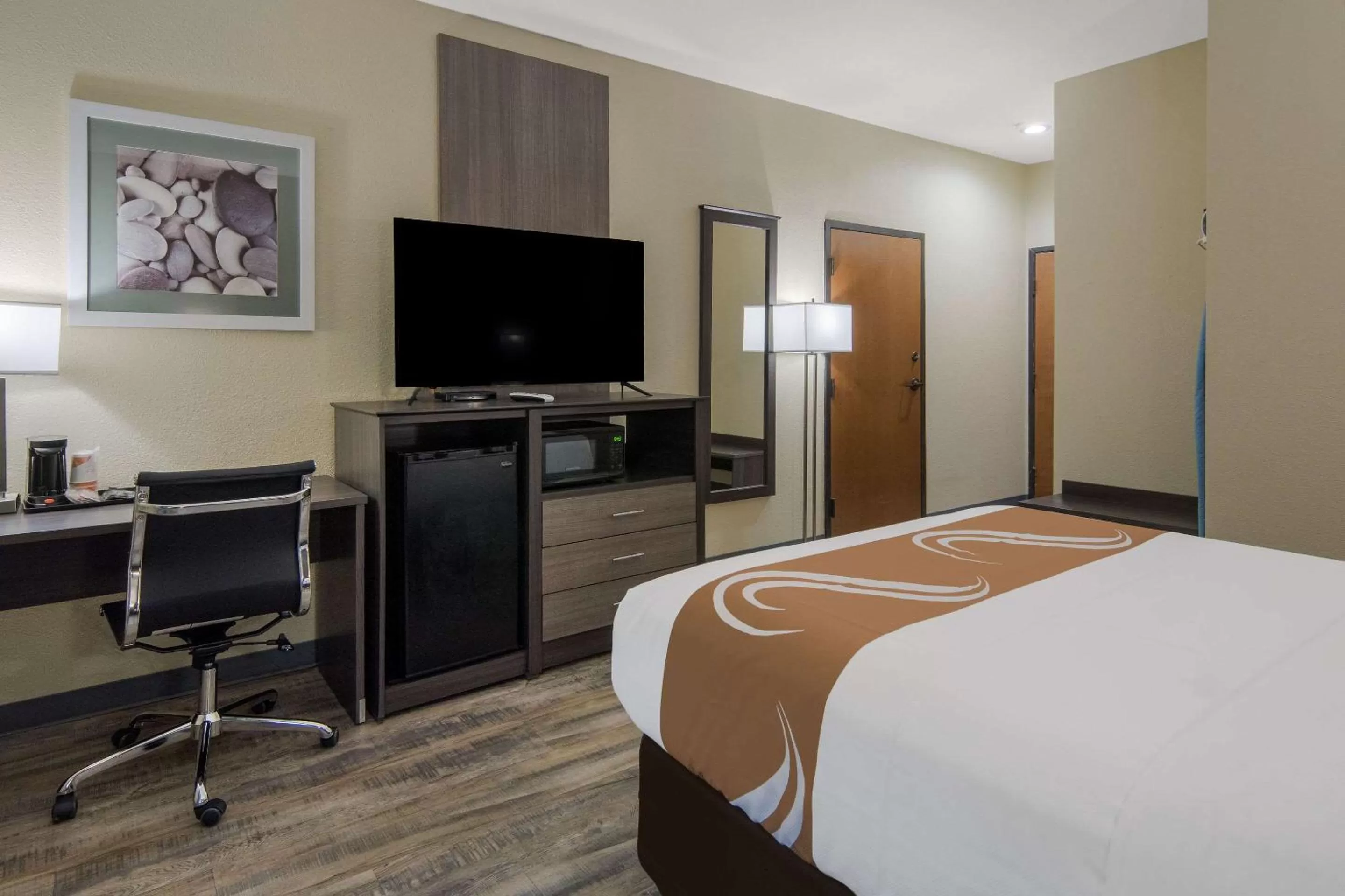 Bedroom, Bed in Quality Inn & Suites Roanoke - Fort Worth North