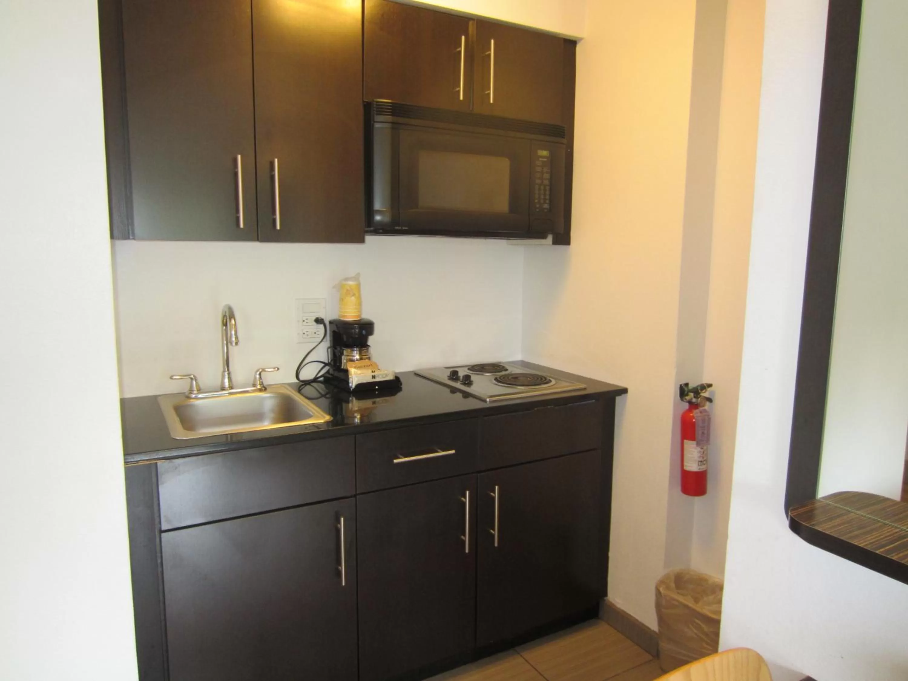 Kitchen or kitchenette in Studio 6-Concord, CA