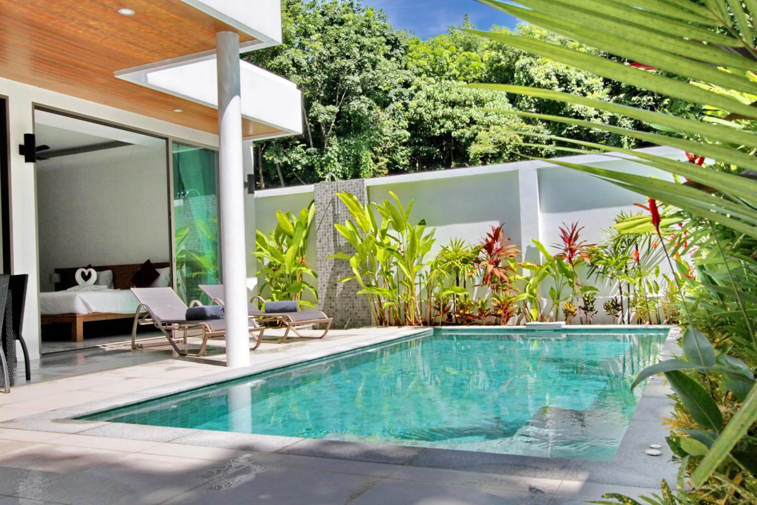 Swimming pool in Ya Nui Beach Villas