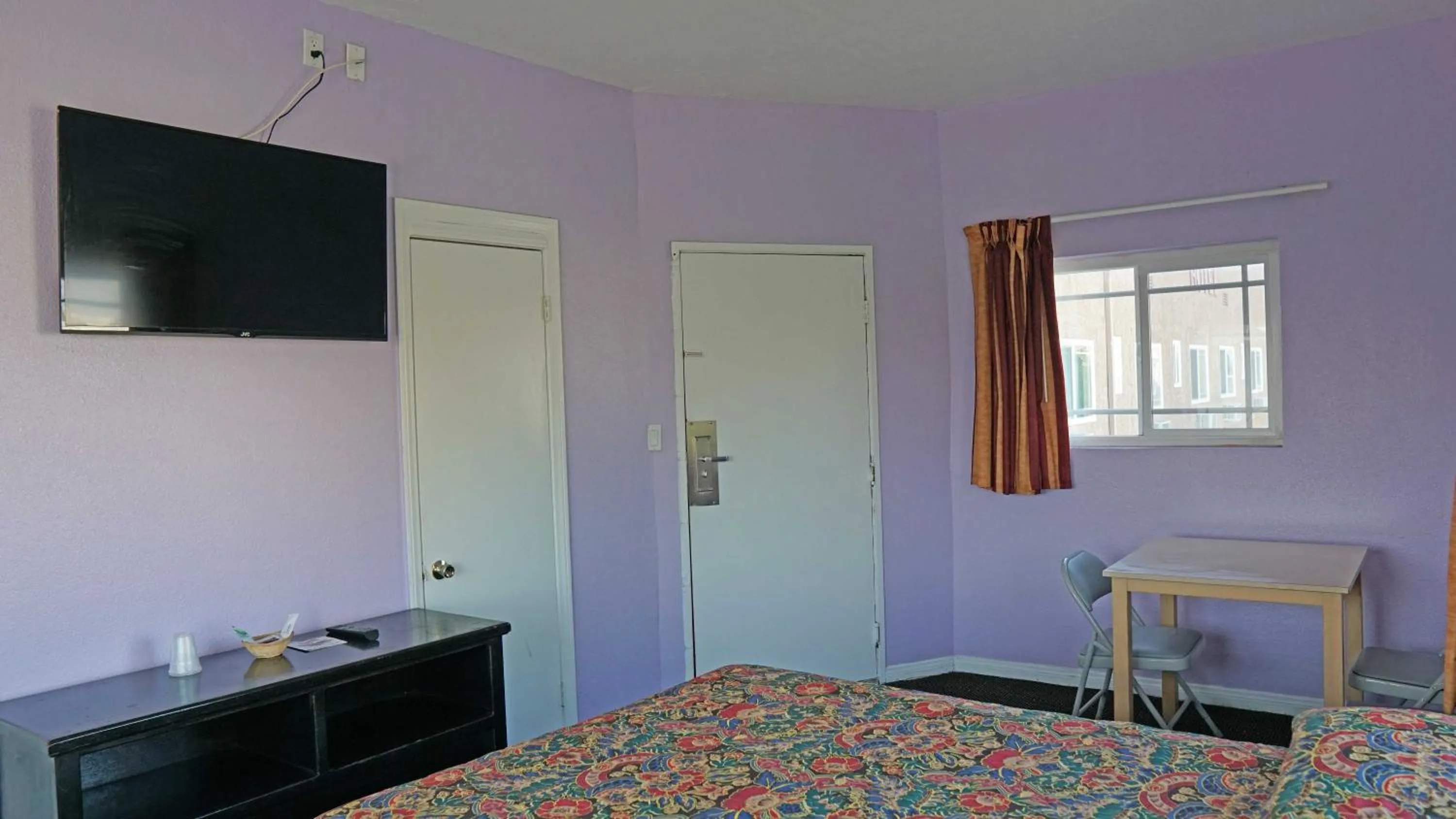 Bed in Antonio Hotel - Downtown Los Angeles, near Hollywood