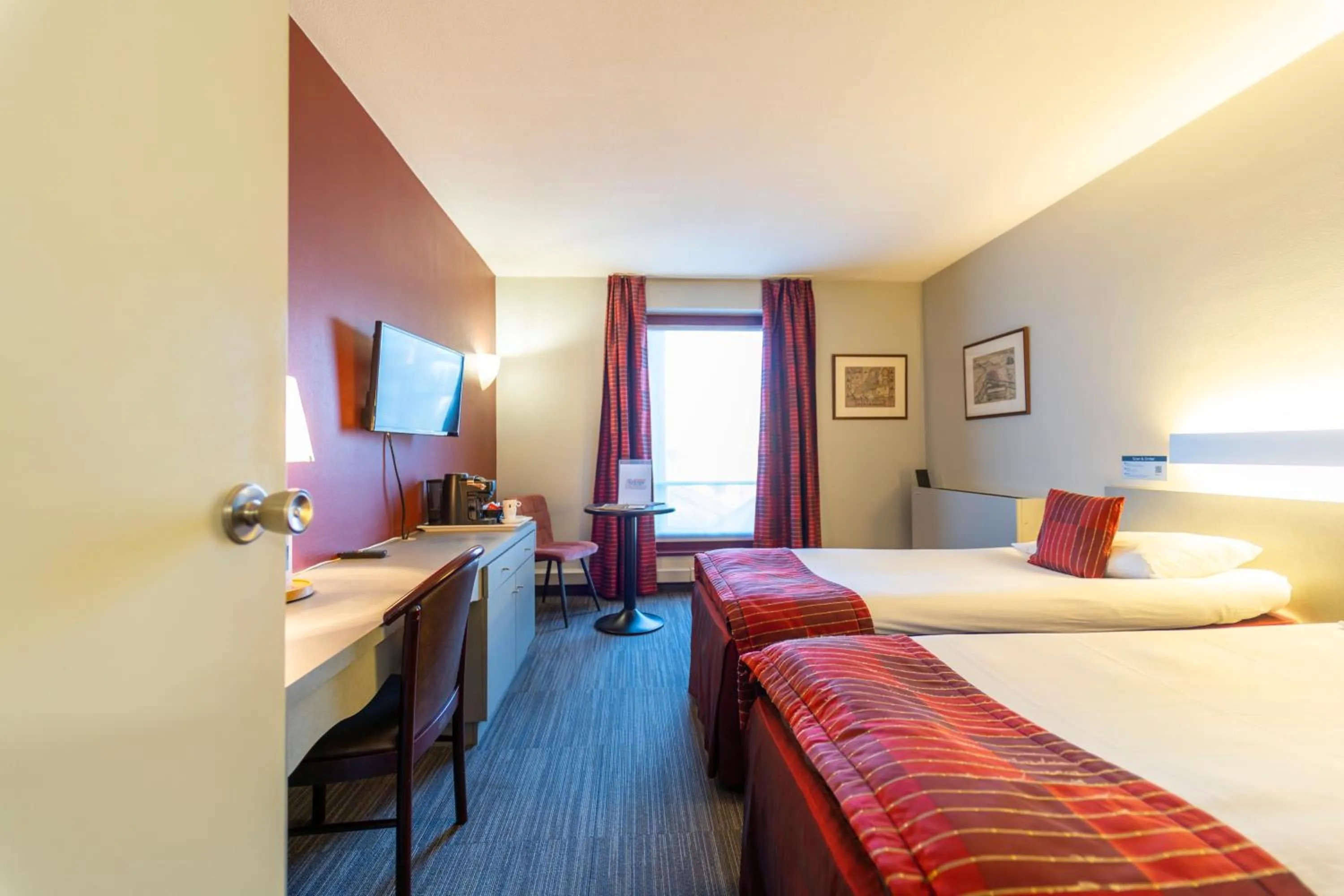 Photo of the whole room, Bed in Hotel Ambiotel