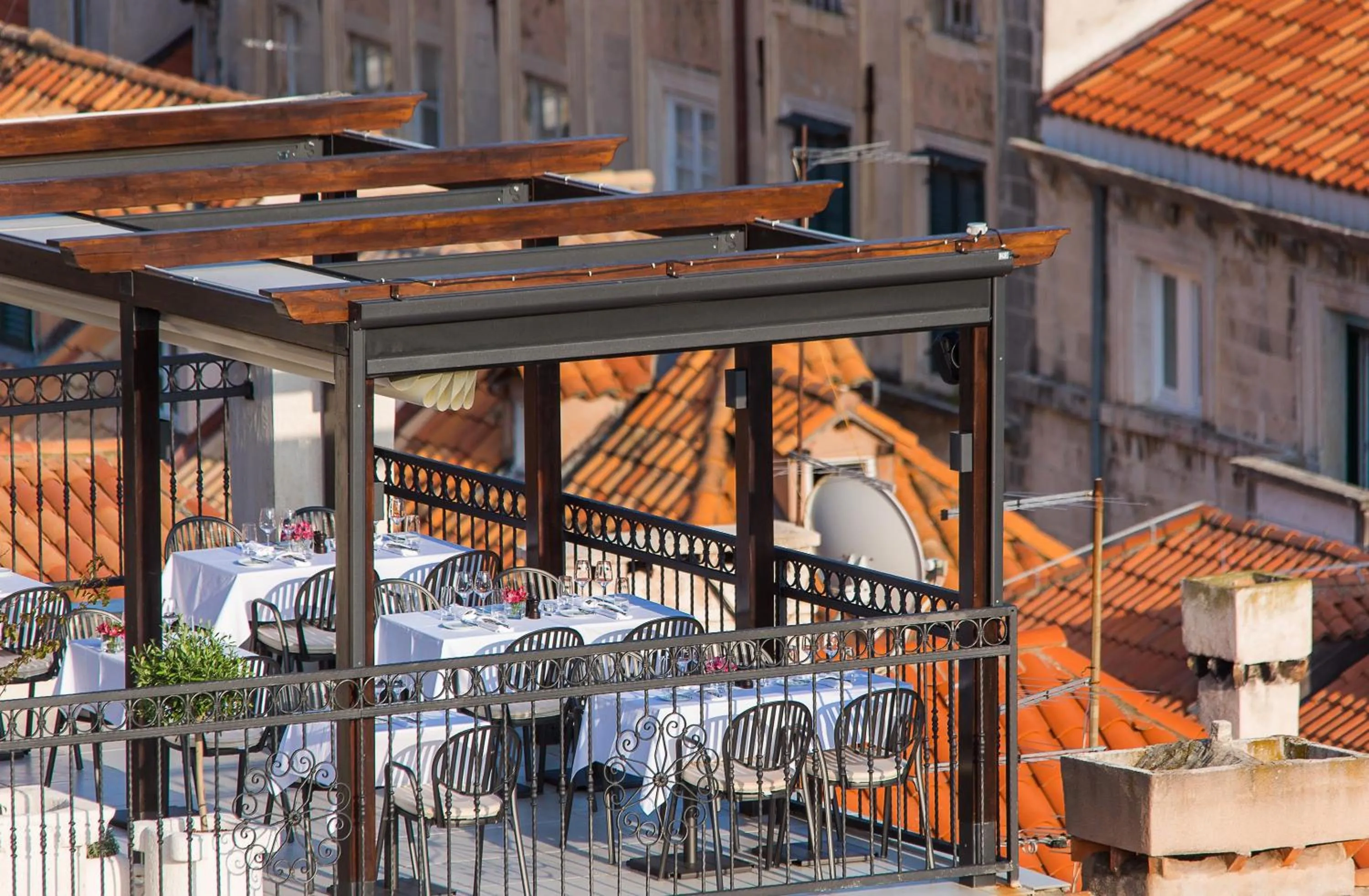 Restaurant/places to eat in Boutique Hotel Stari Grad