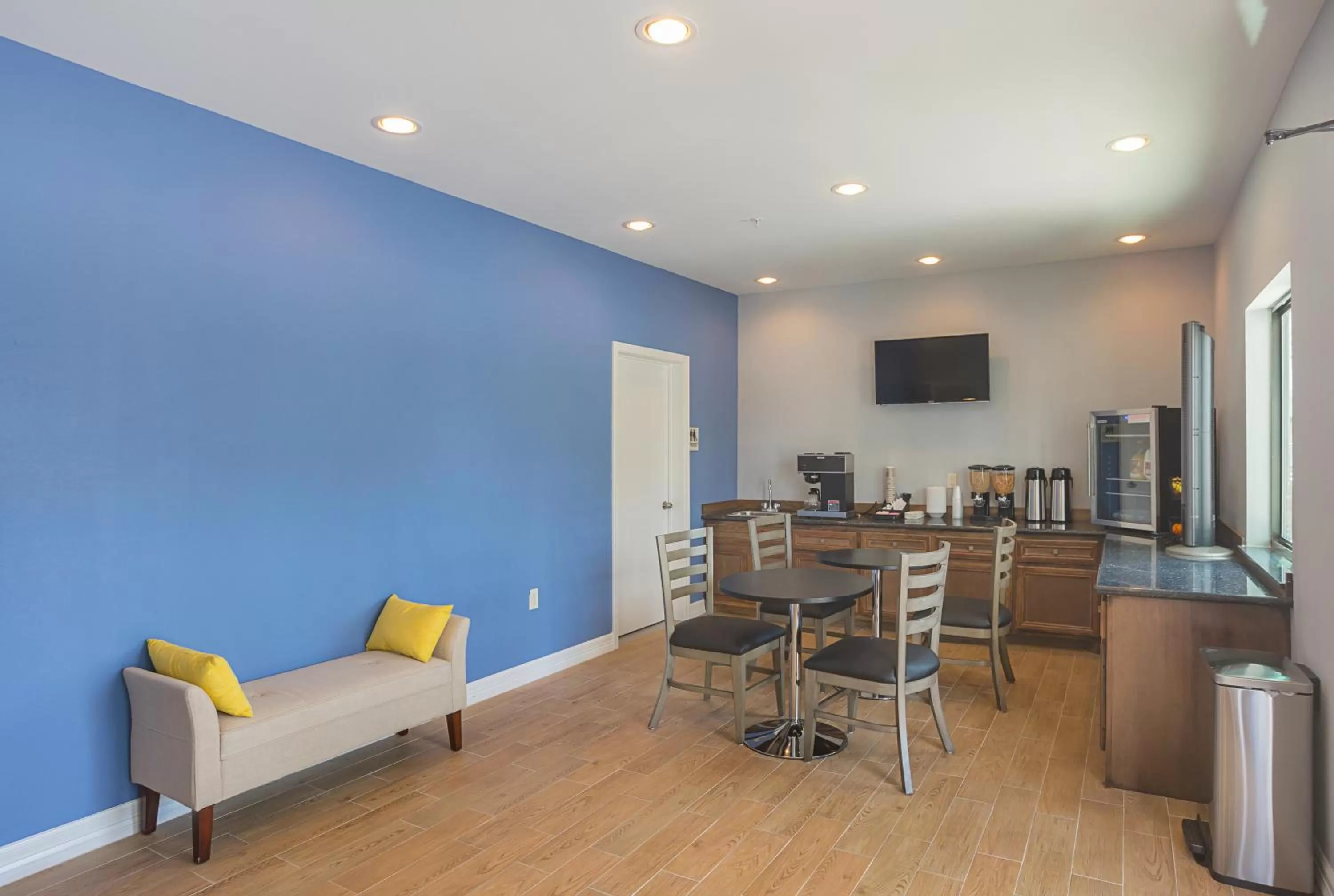 Restaurant/places to eat in Home Place Inn Spring I-45 North and 1960