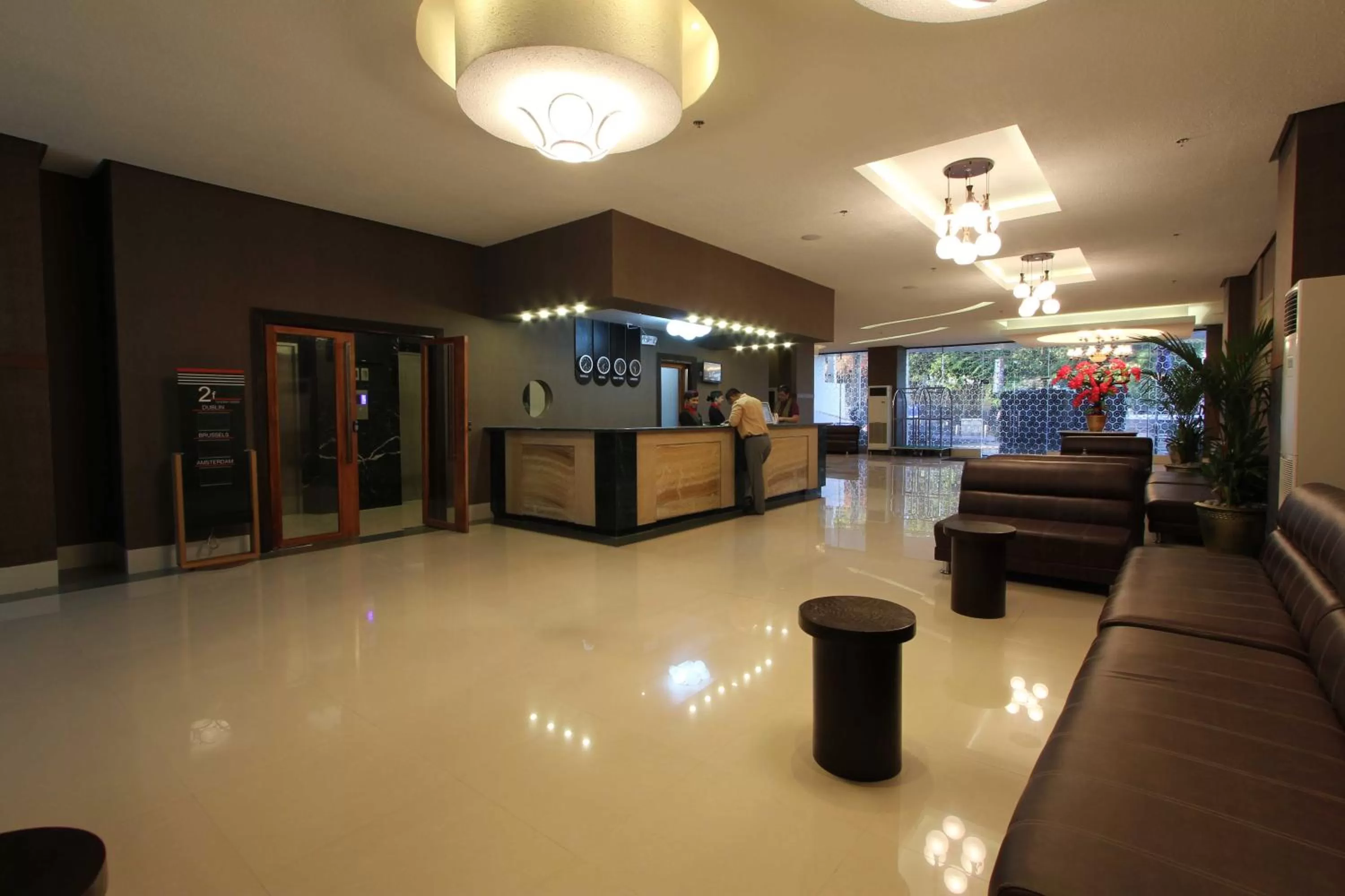 Lobby or reception in Eurotel Angeles