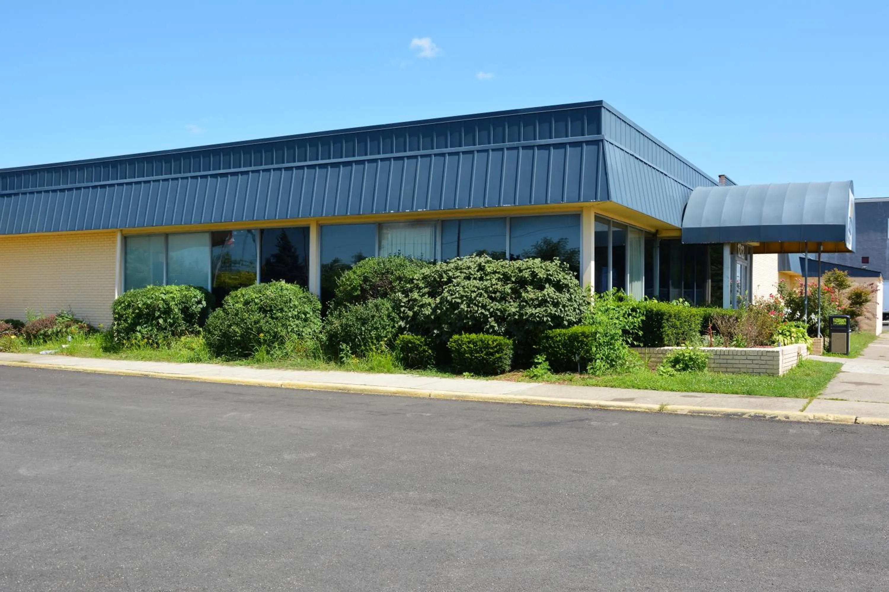 Property building in Columbus Grand Hotel & Banquet Center