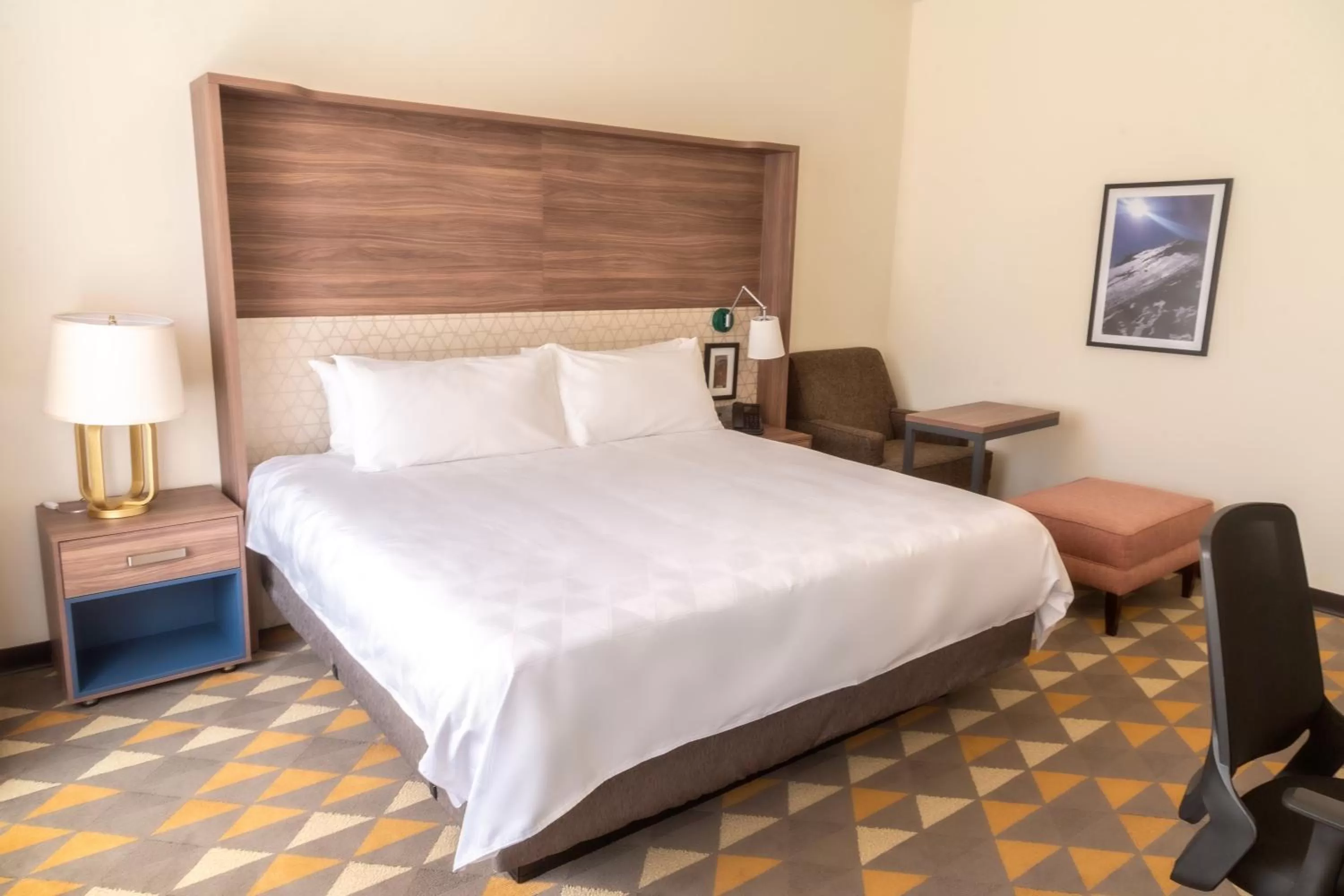 Photo of the whole room, Bed in Holiday Inn Tlaxcala by IHG