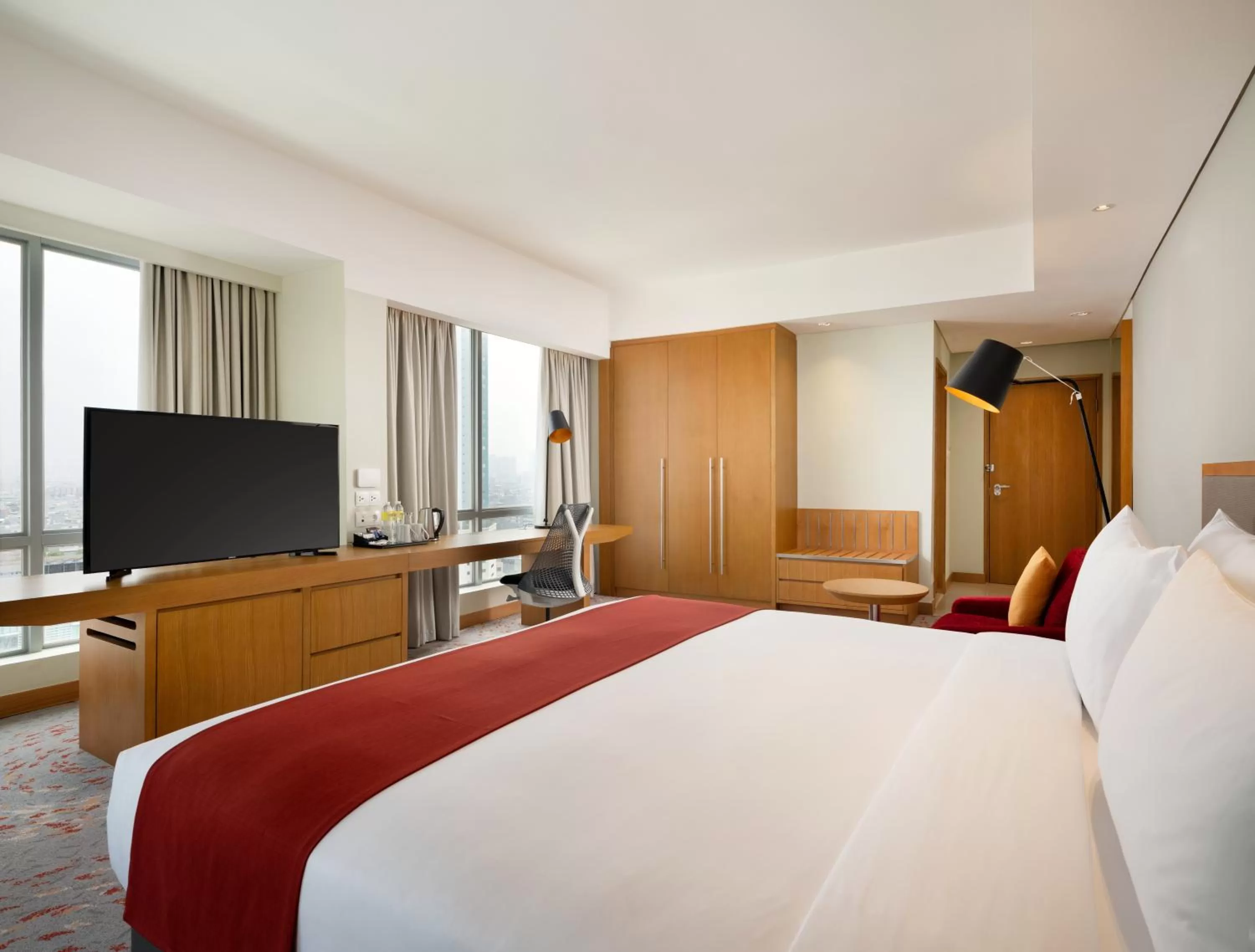 TV and multimedia, Bed in Holiday Inn & Suites Jakarta Gajah Mada by IHG