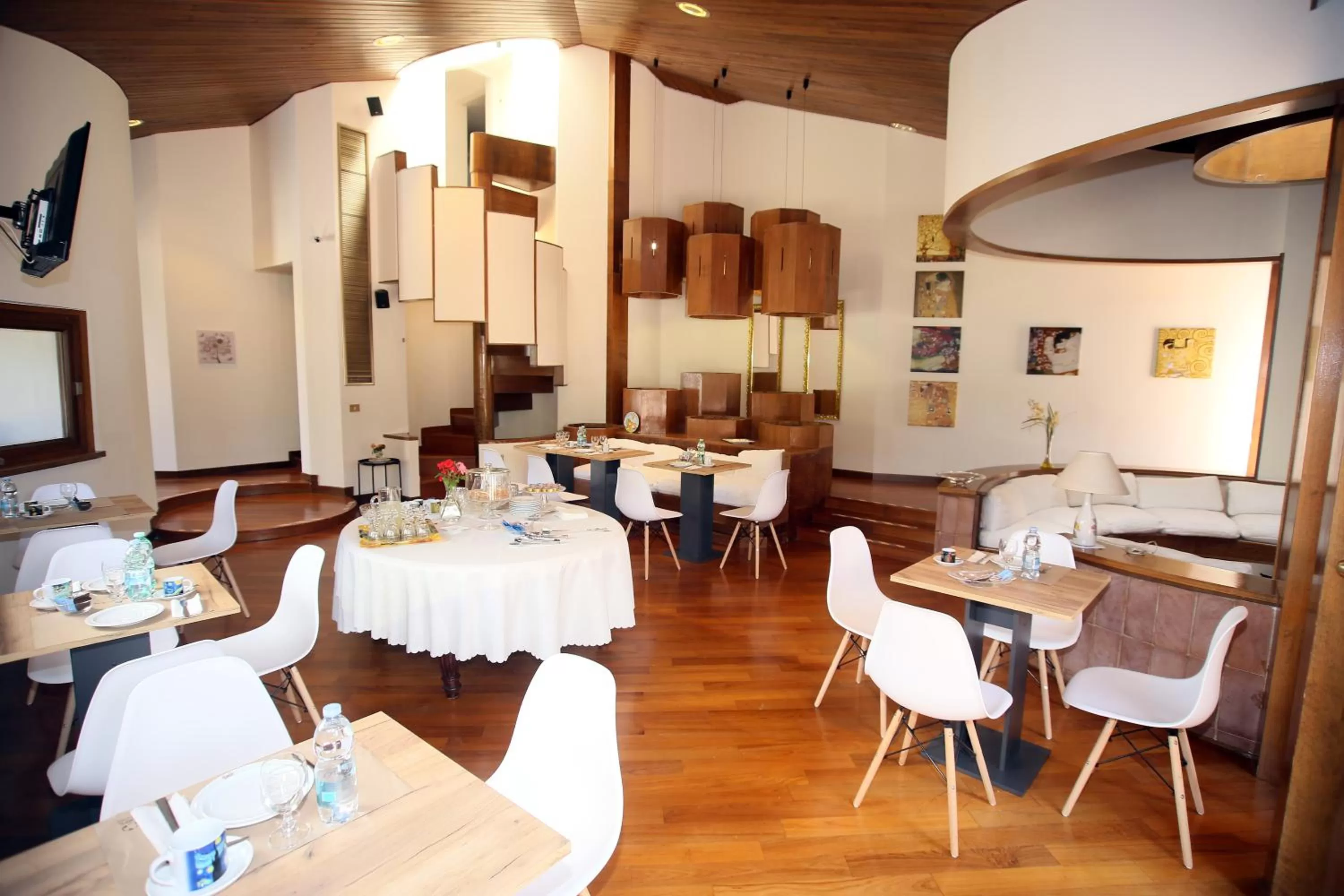 Breakfast, Restaurant/Places to Eat in paradise suite