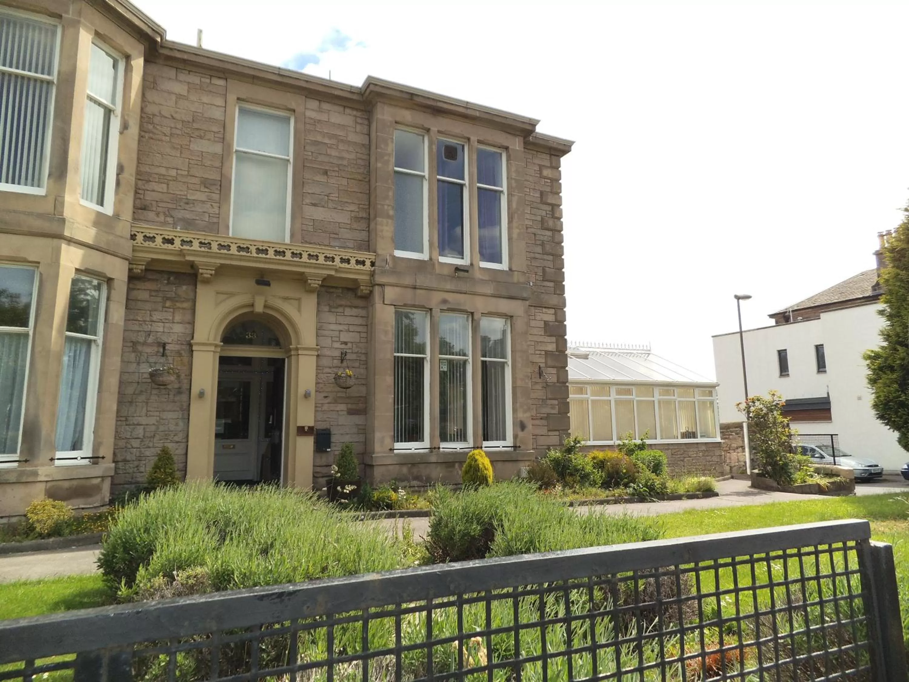 Facade/entrance in Northumberland Hotel