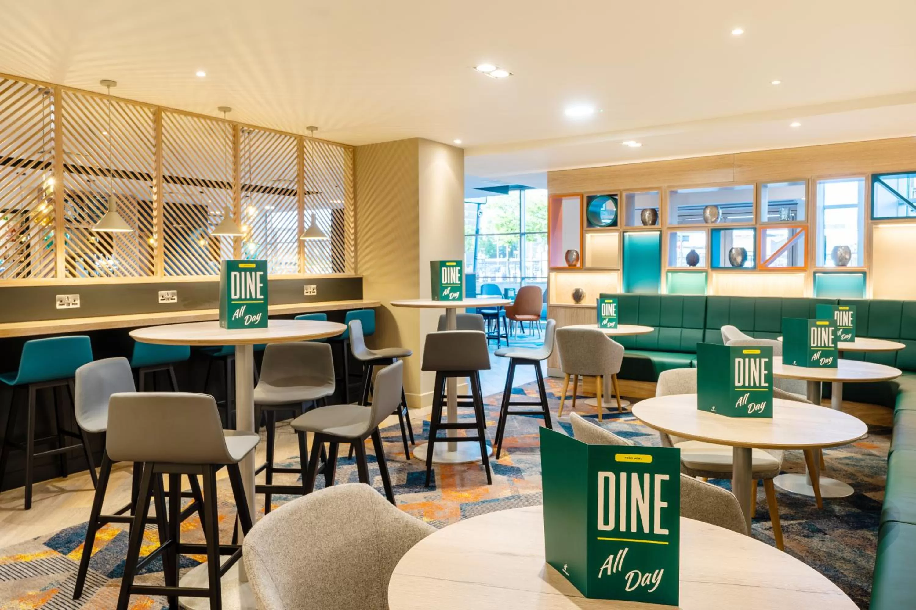 Restaurant/places to eat in Holiday Inn Stevenage by IHG