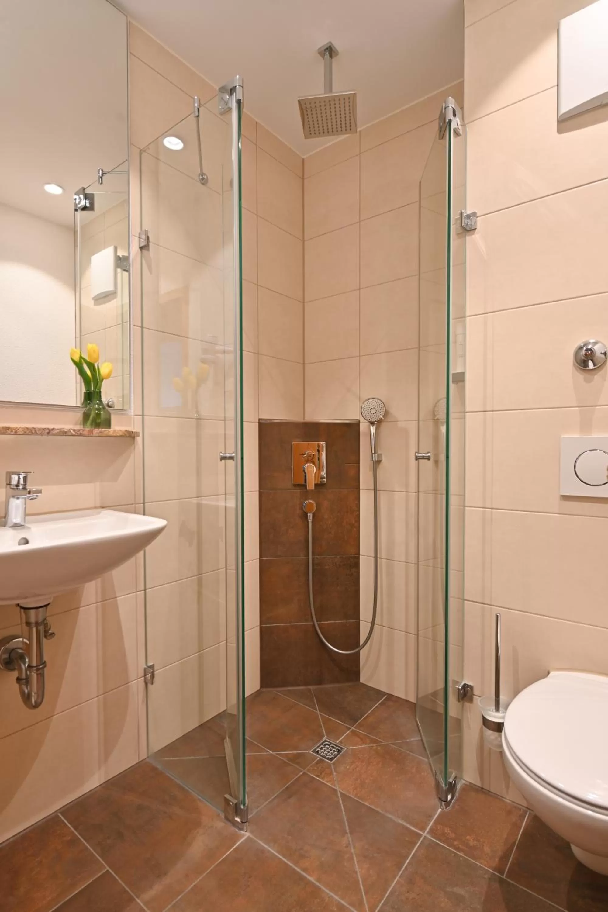 Shower, Bathroom in Gasthaus - Hotel Alt Fürstätt