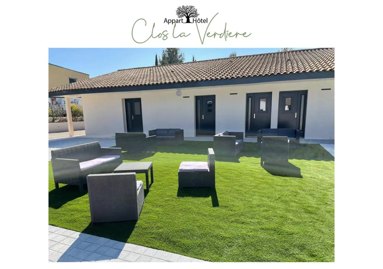 Patio in Le Clos la Verdière