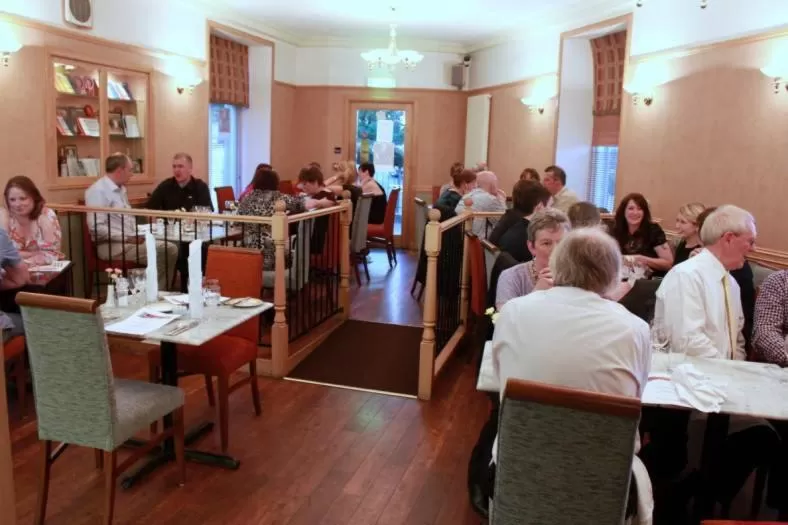 Restaurant/places to eat in Mackays Hotel