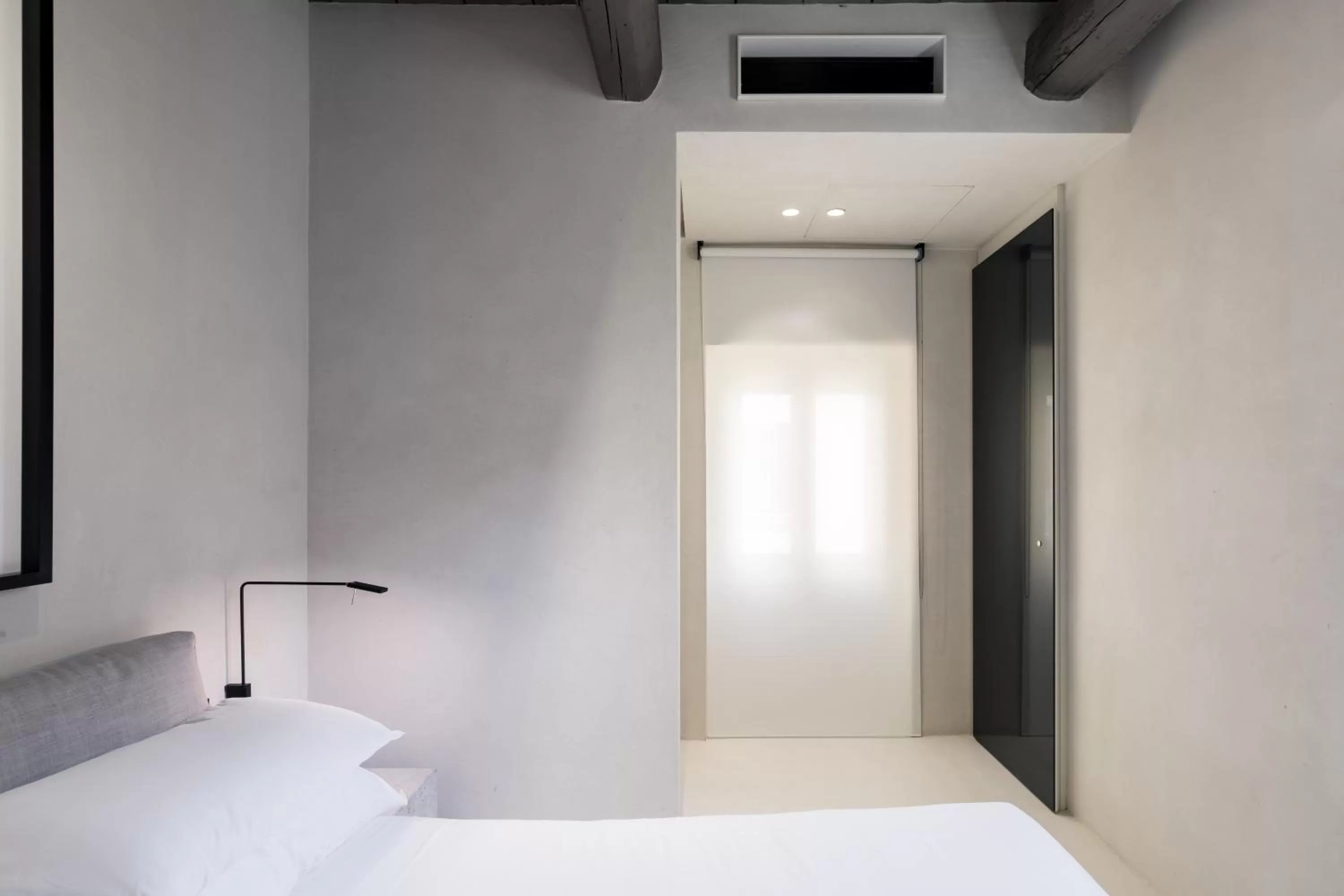 Communal lounge/ TV room, Bed in Hotel Scenario