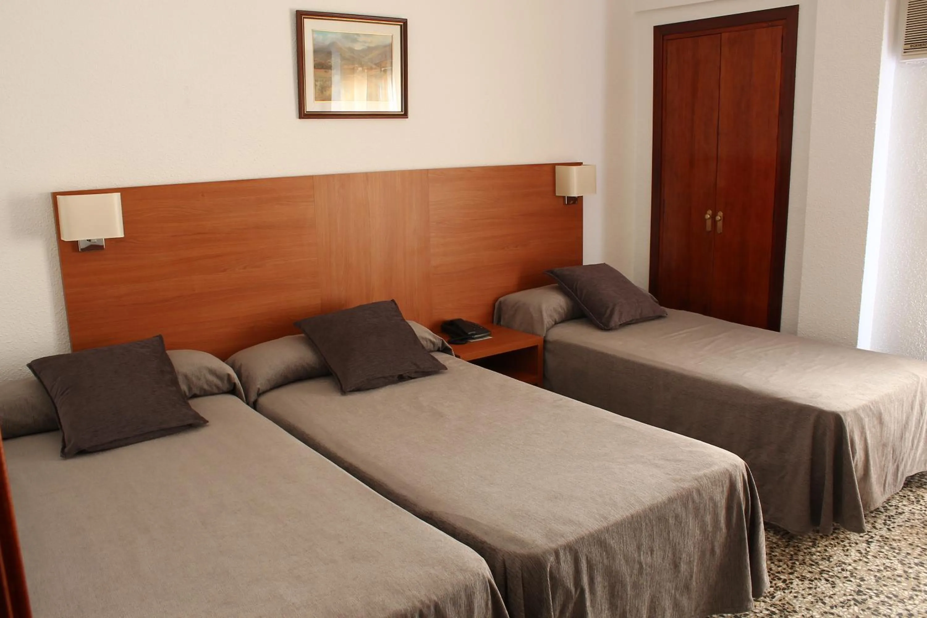Double or Twin Room with Extra Bed (2 Adults + 1 Child) in Hotel Jardín