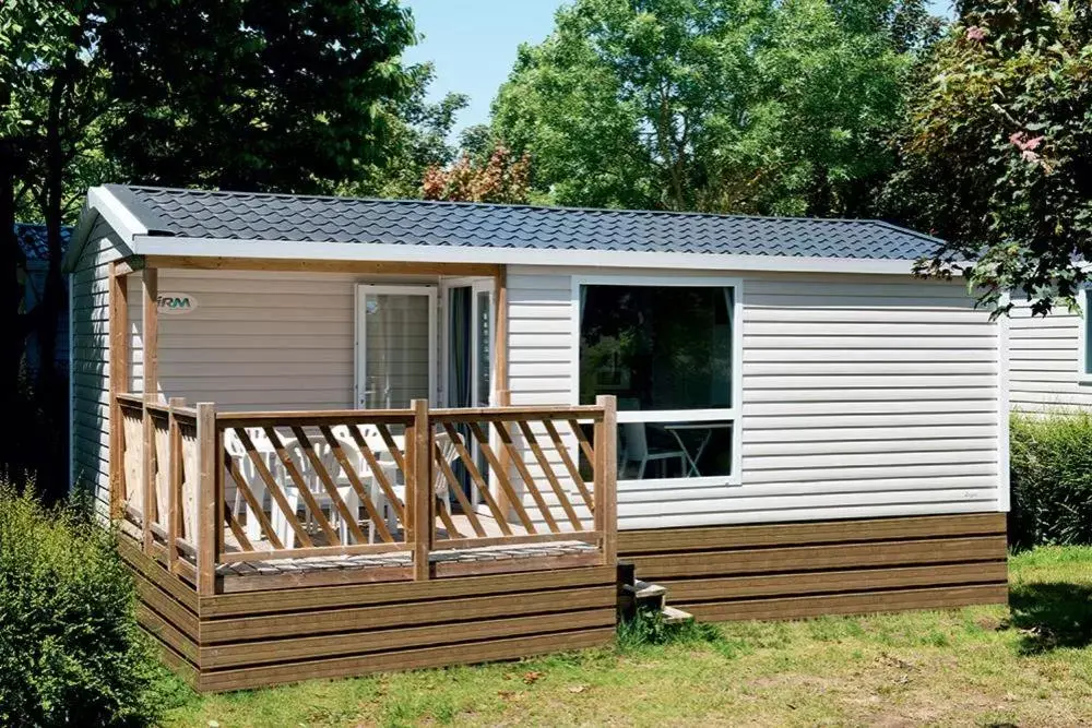 Two-Bedroom Bungalow in Camping Le Parc de Paris Two-Bedroom Bungalow in Camping Le Parc de Paris