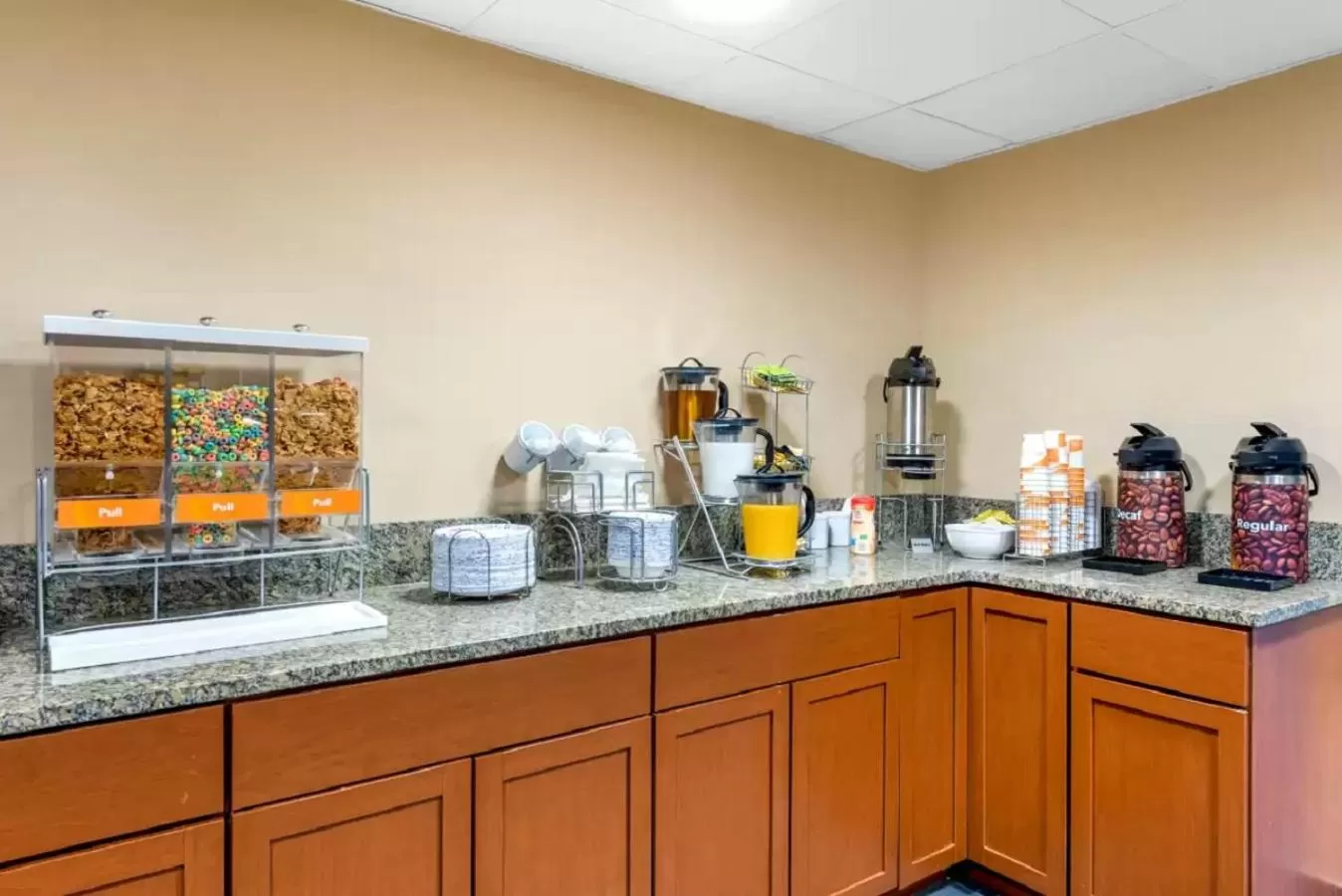 Coffee/tea facilities in Comfort Inn & Suites Michigan City South