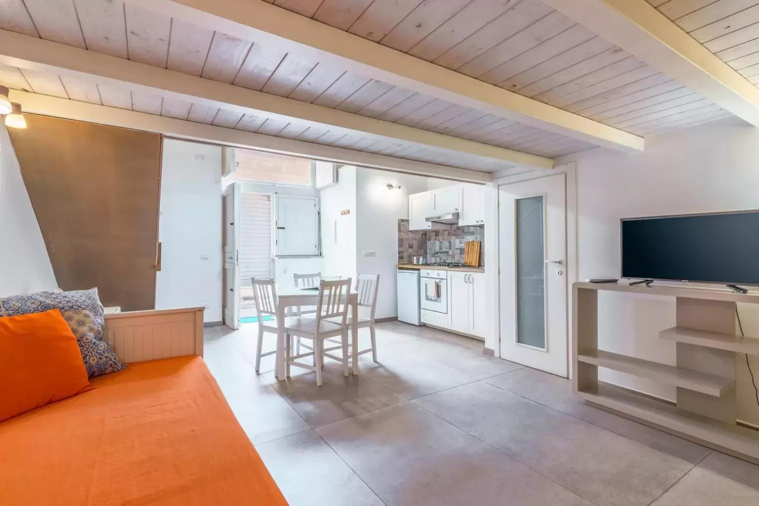 Communal lounge/ TV room in A'Storia