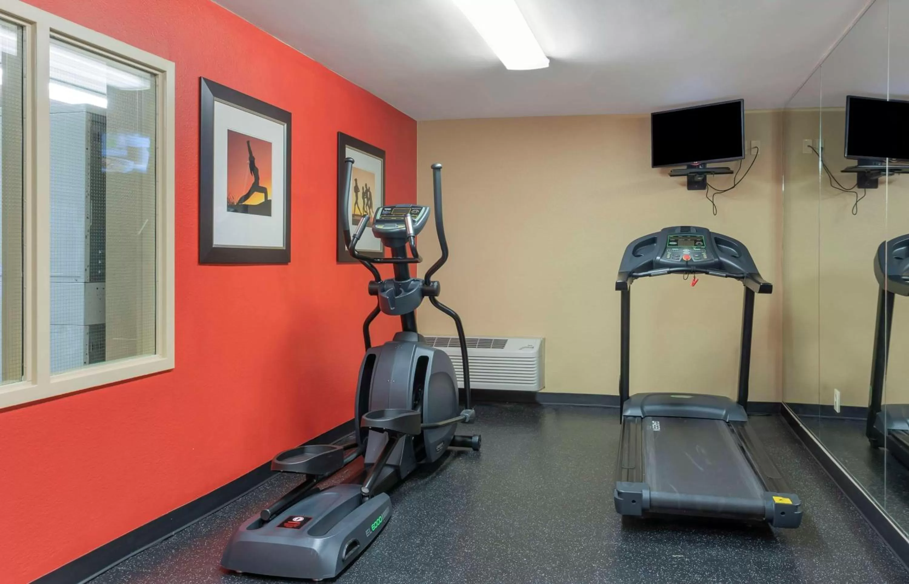 Fitness centre/facilities in Extended Stay America Suites - Oakland - Alameda Airport