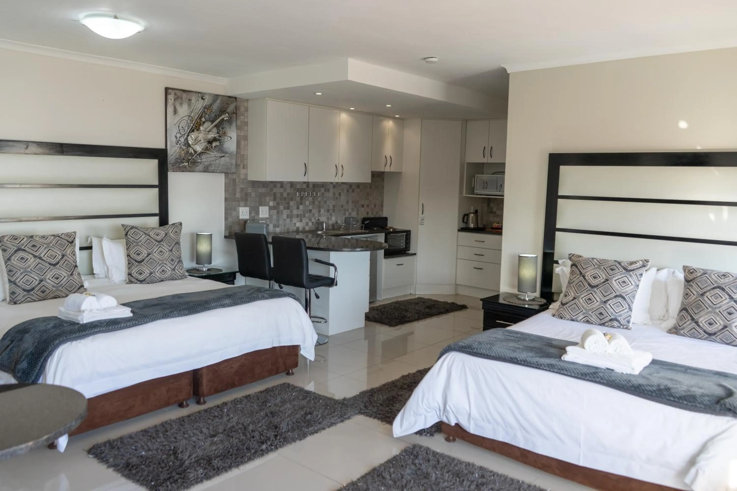 Photo of the whole room, Bed in Bar-t-nique Guest House