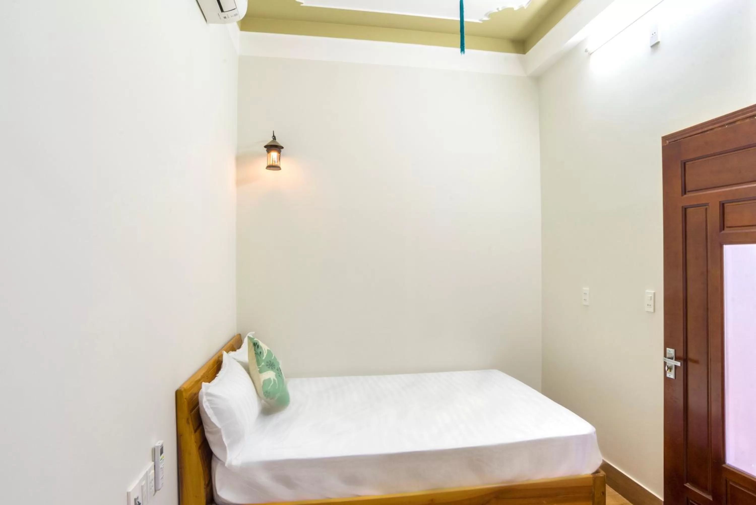 Bed in Cong Man Homestay Cham Island