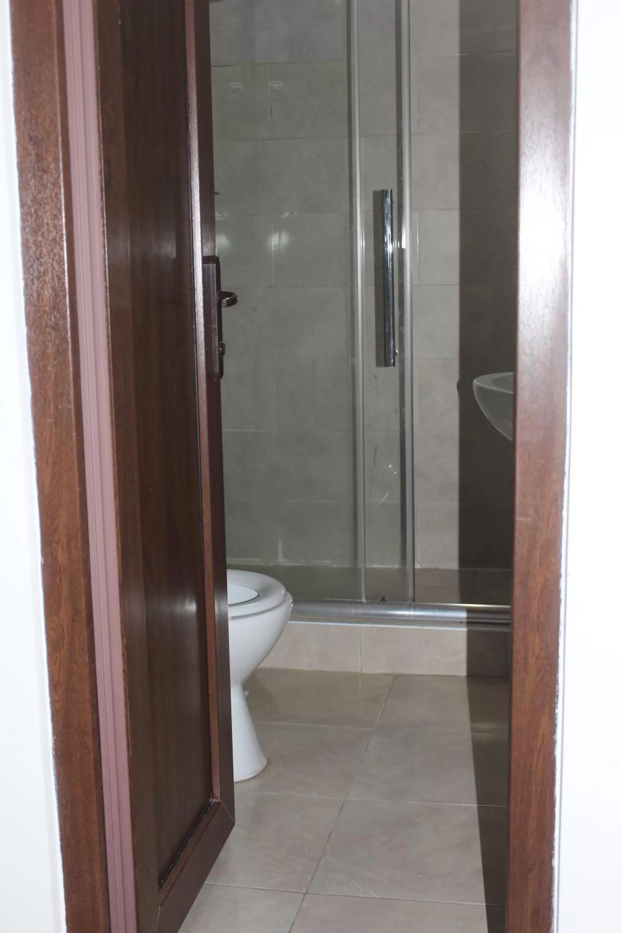 Bathroom in CATTALEYA