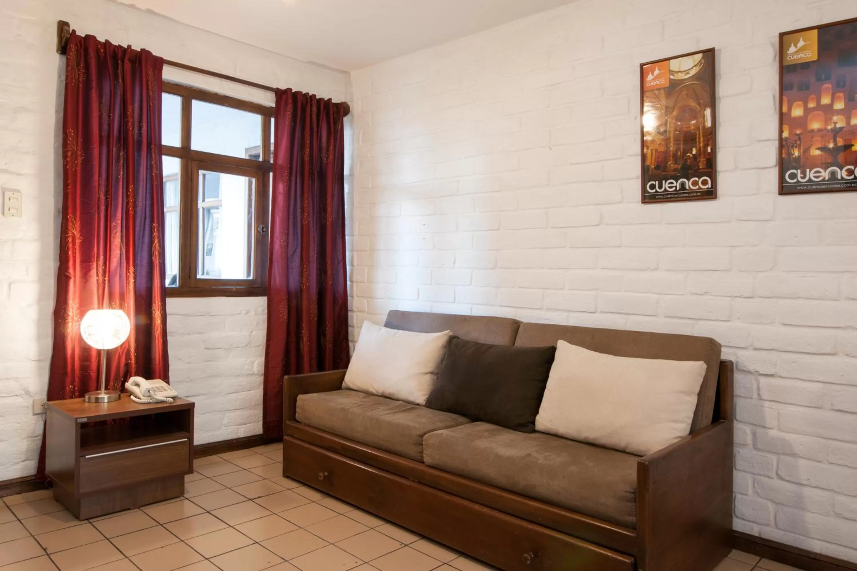 Bed, Seating Area in Apartamentos Otorongo Cuenca Ecuador