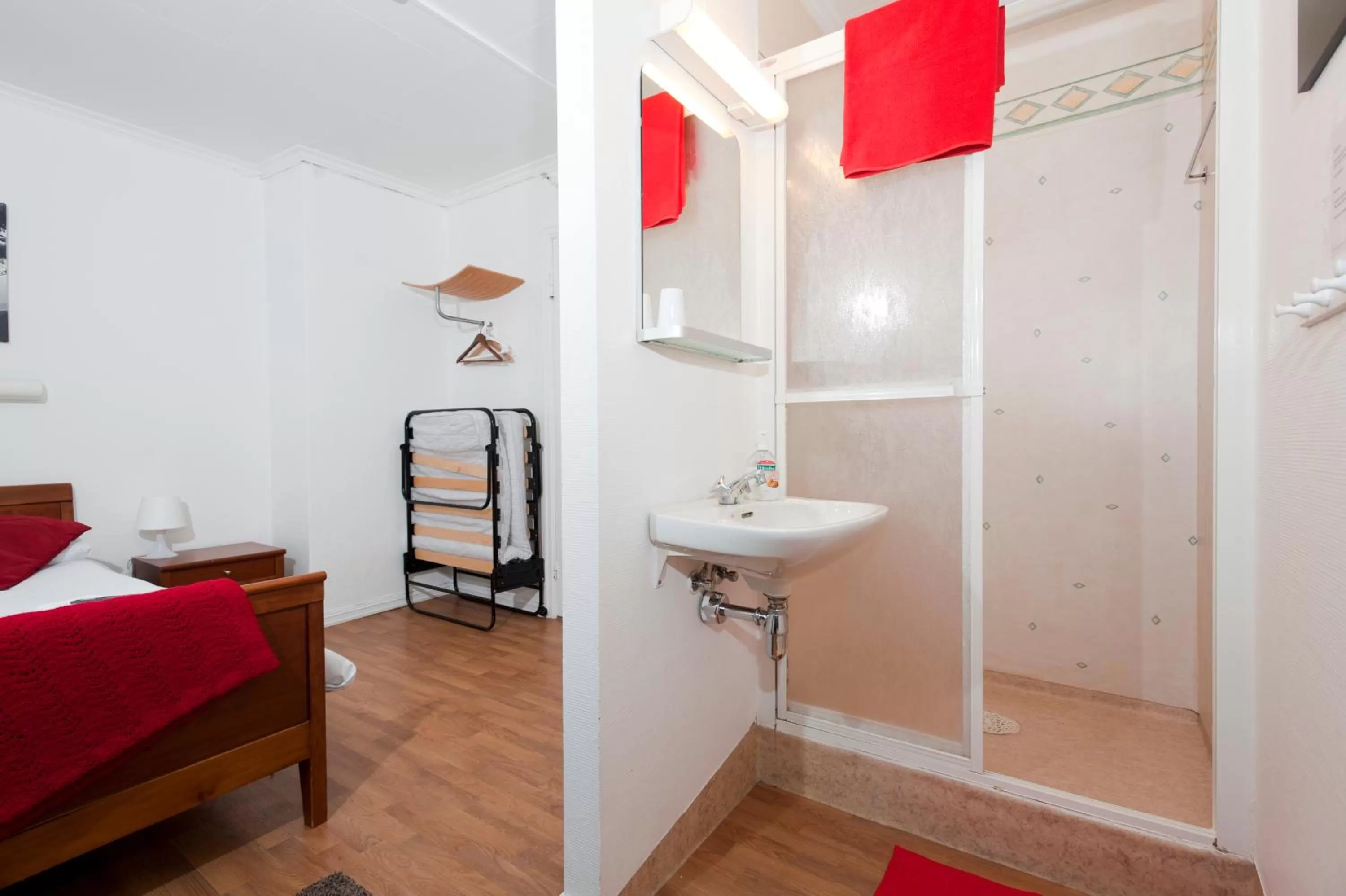 Shower, Bathroom in Stavanger Bed & Breakfast