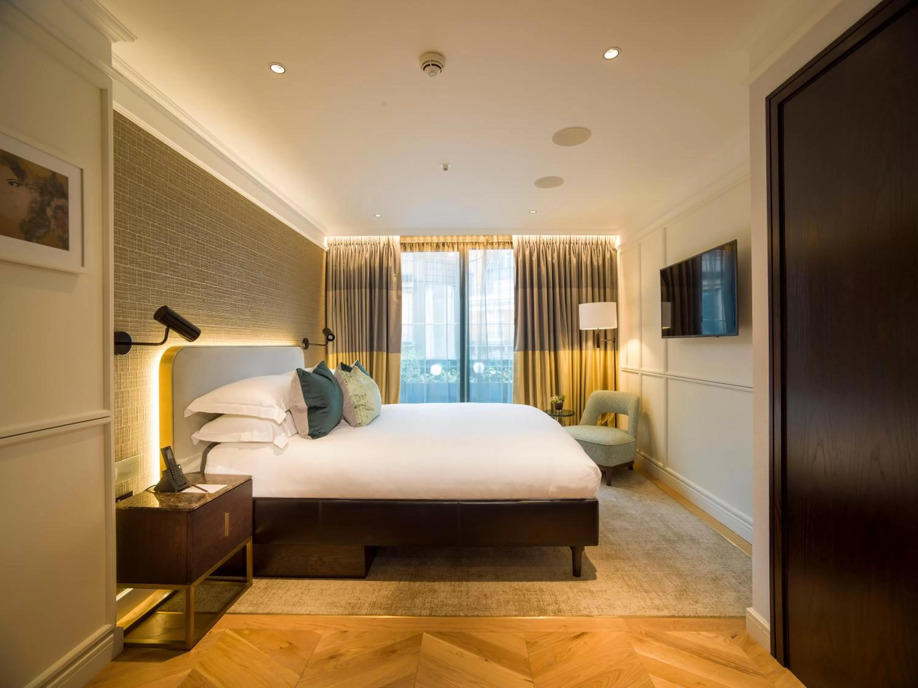 Bedroom, Bed in The Guardsman - Preferred Hotels and Resorts