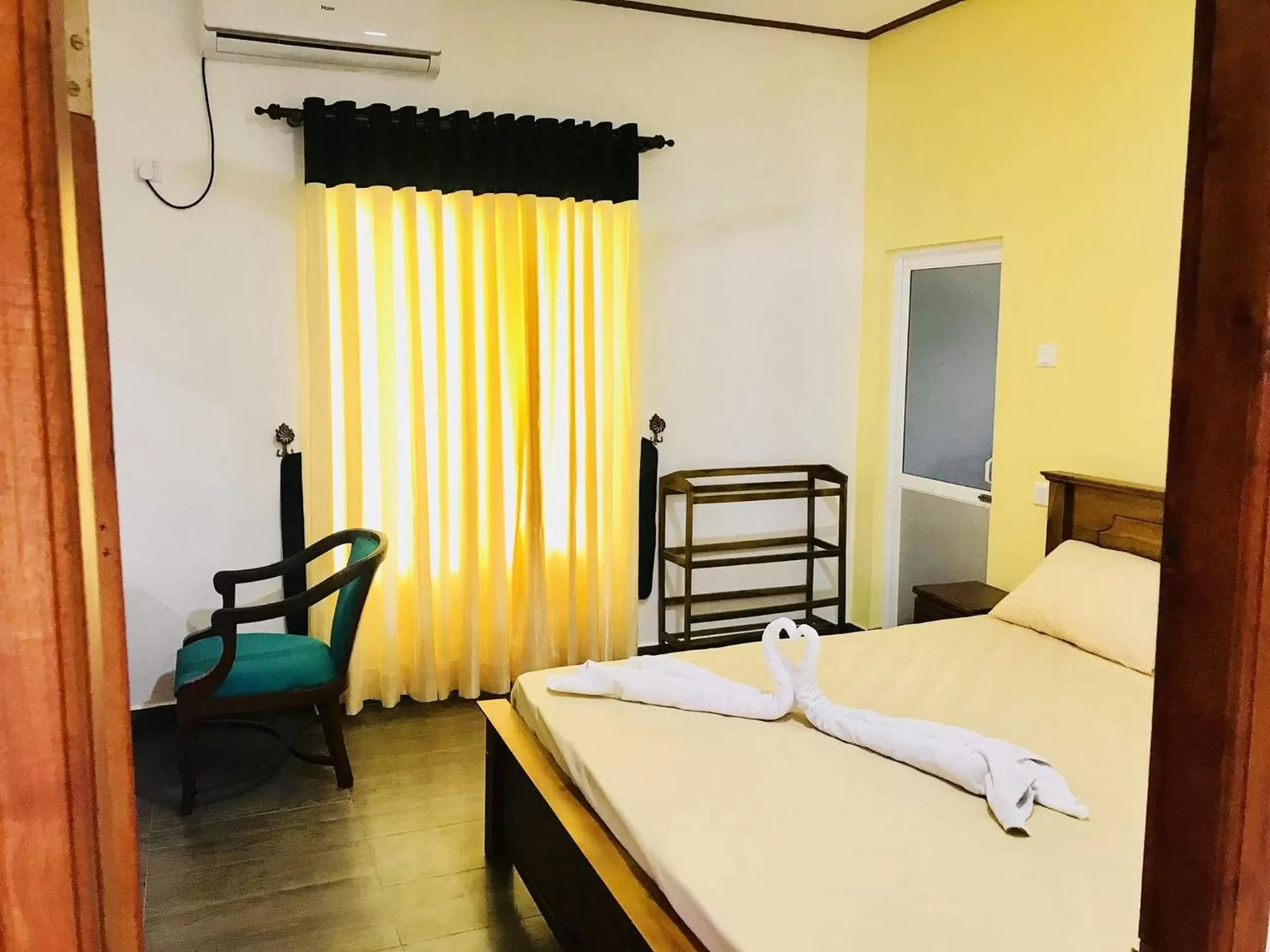 Bed in Ocean Gate Negombo