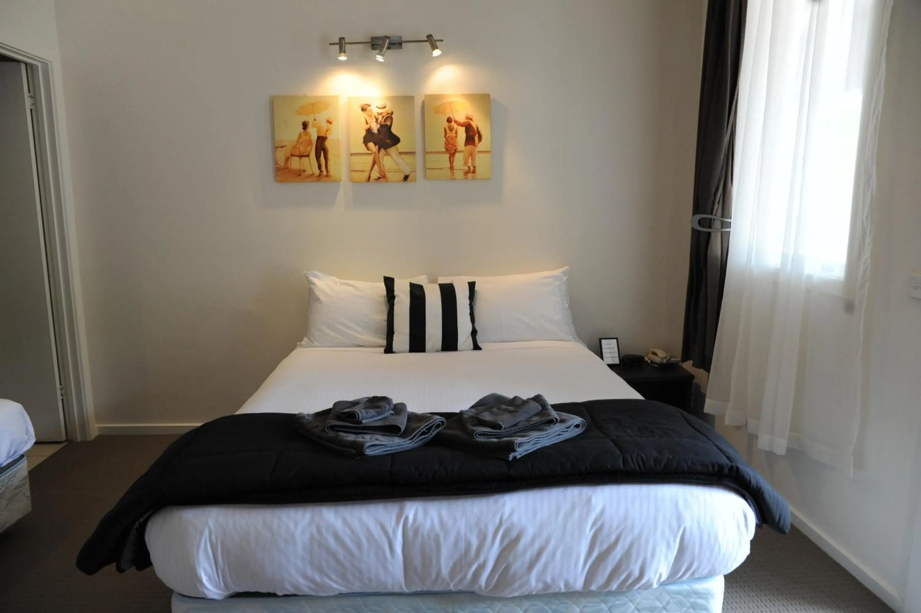 Bedroom, Bed in Norwood House Motel & Receptions