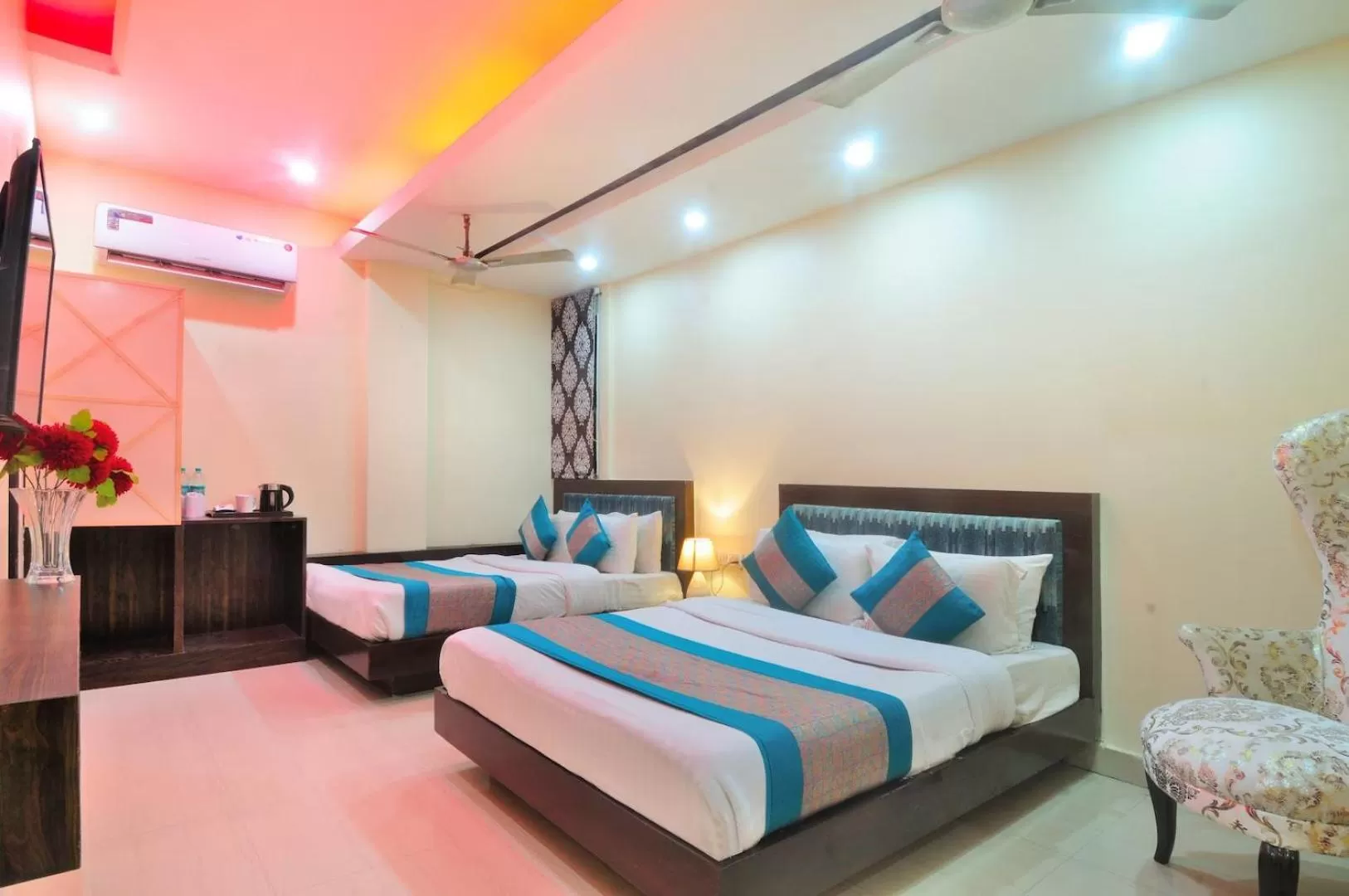 Bed in Staybook - Hotel City Stories - By Aira Xing, Paharganj, New Delhi