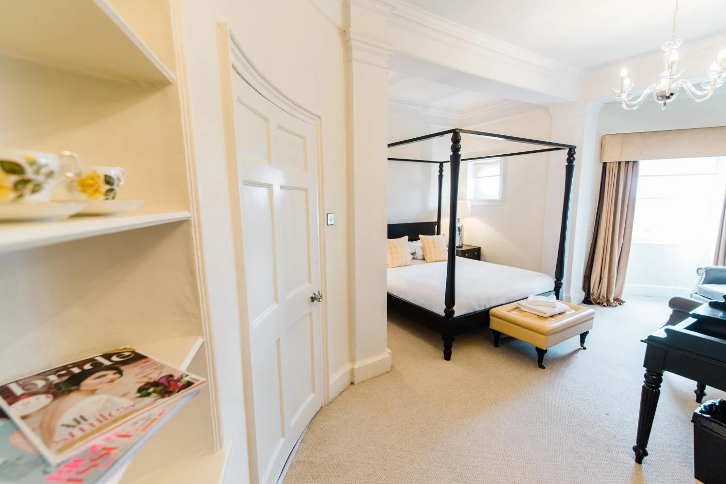 Photo of the whole room, Bed in Highfield Park