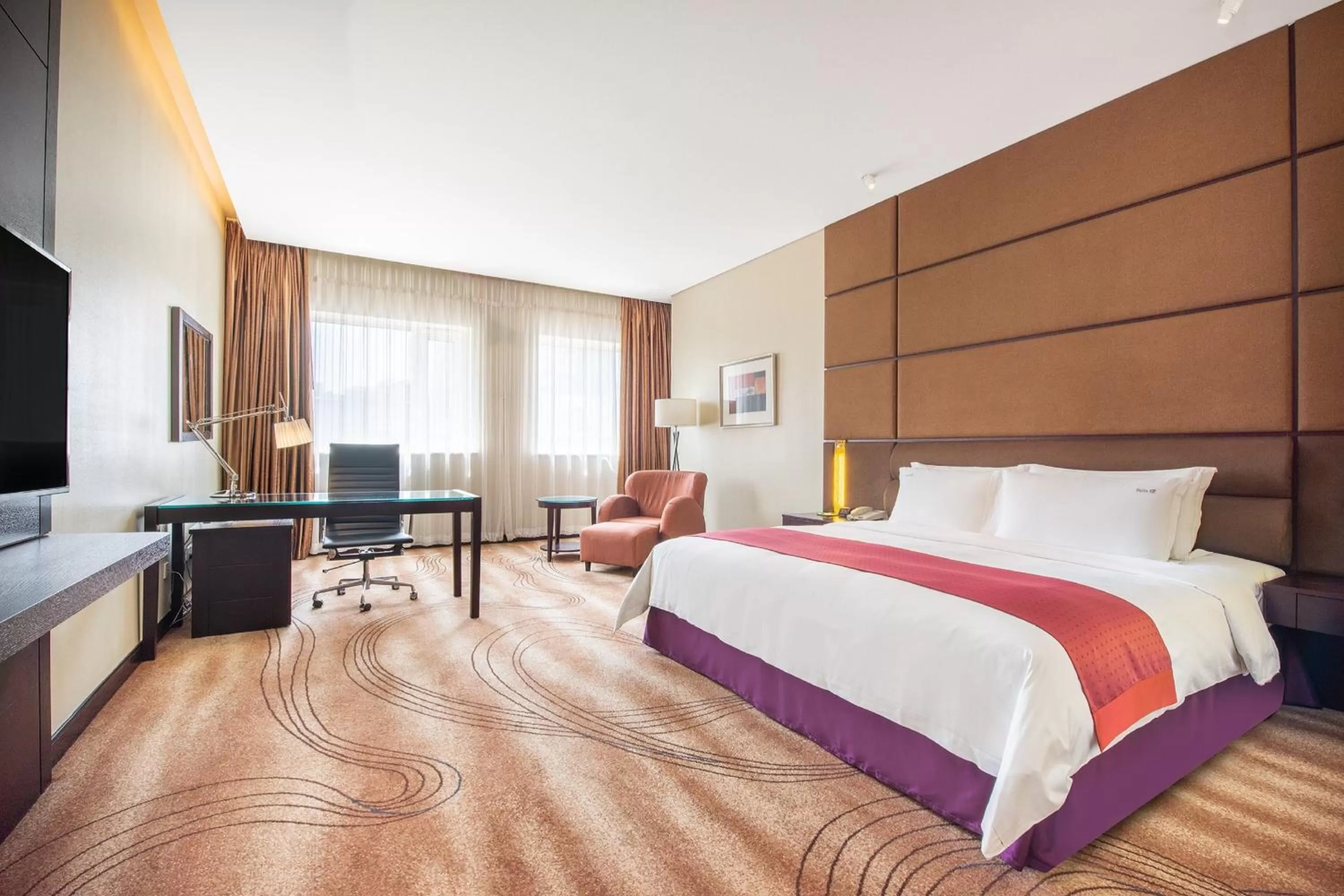Photo of the whole room, Bed in Holiday Inn Beijing Chang An West by IHG