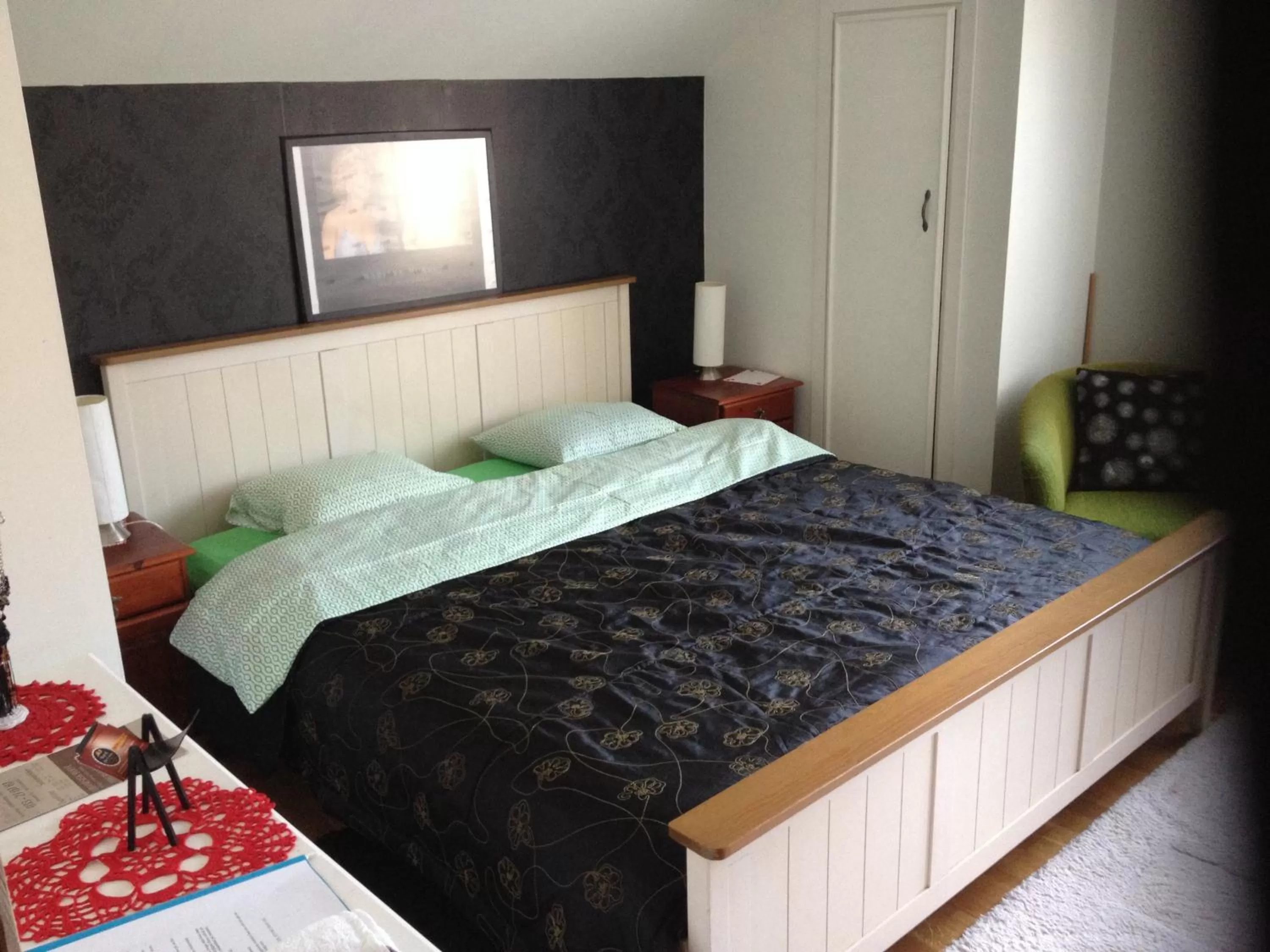 Bed in Stop at The Cross