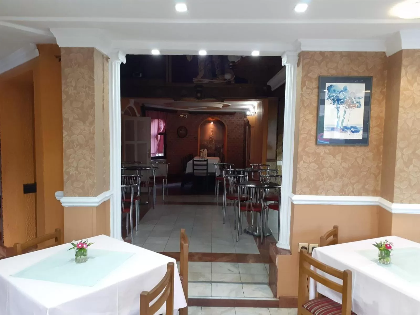 Restaurant/places to eat in Motel Zoka