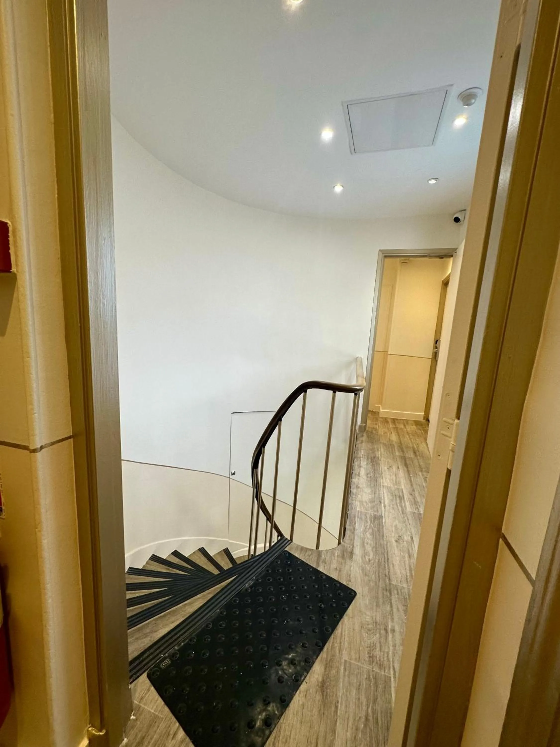 Property building in Hotel Nation Montmartre