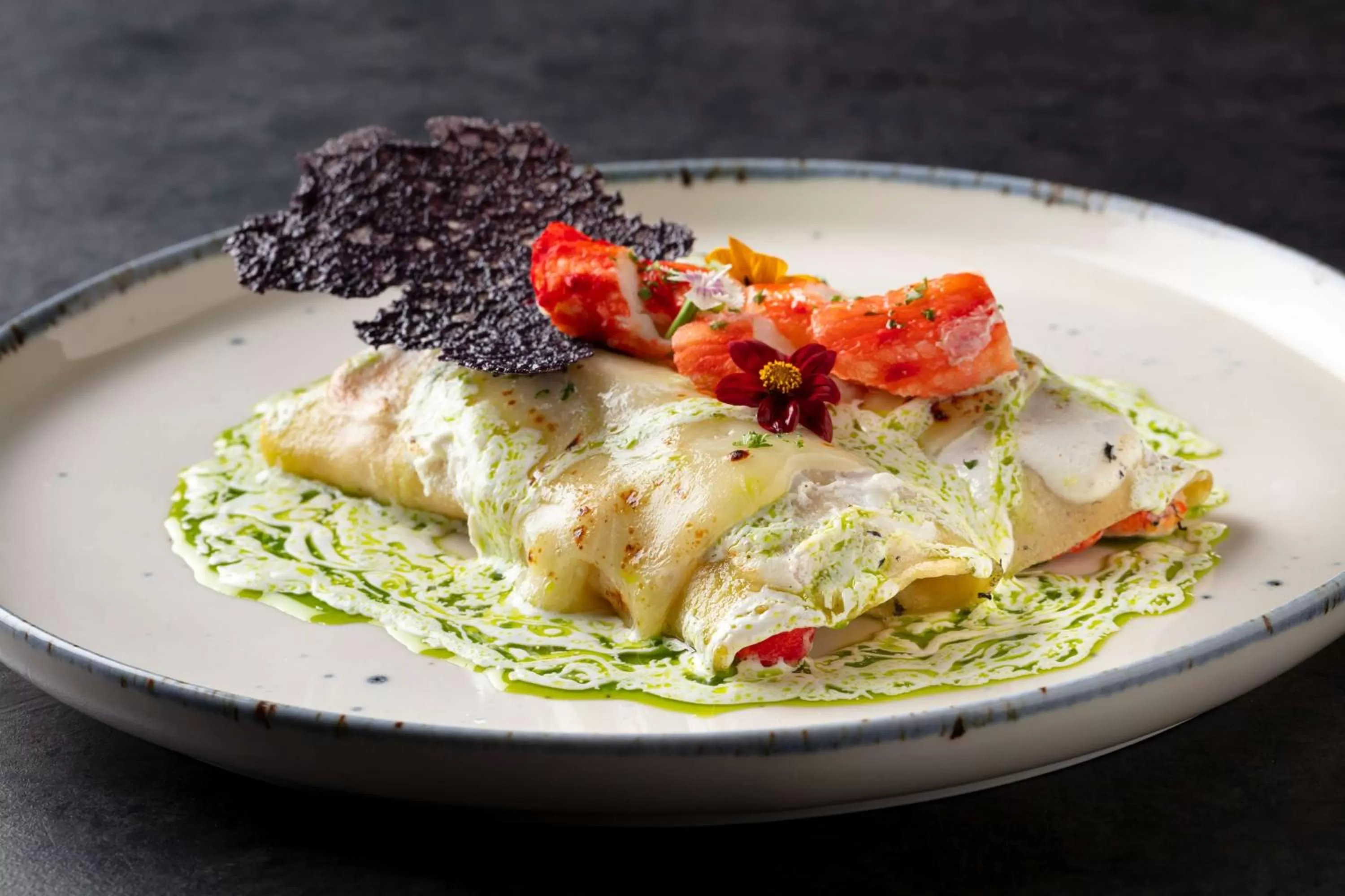 Restaurant/places to eat in The Waterfront Beach Resort, A Hilton Hotel