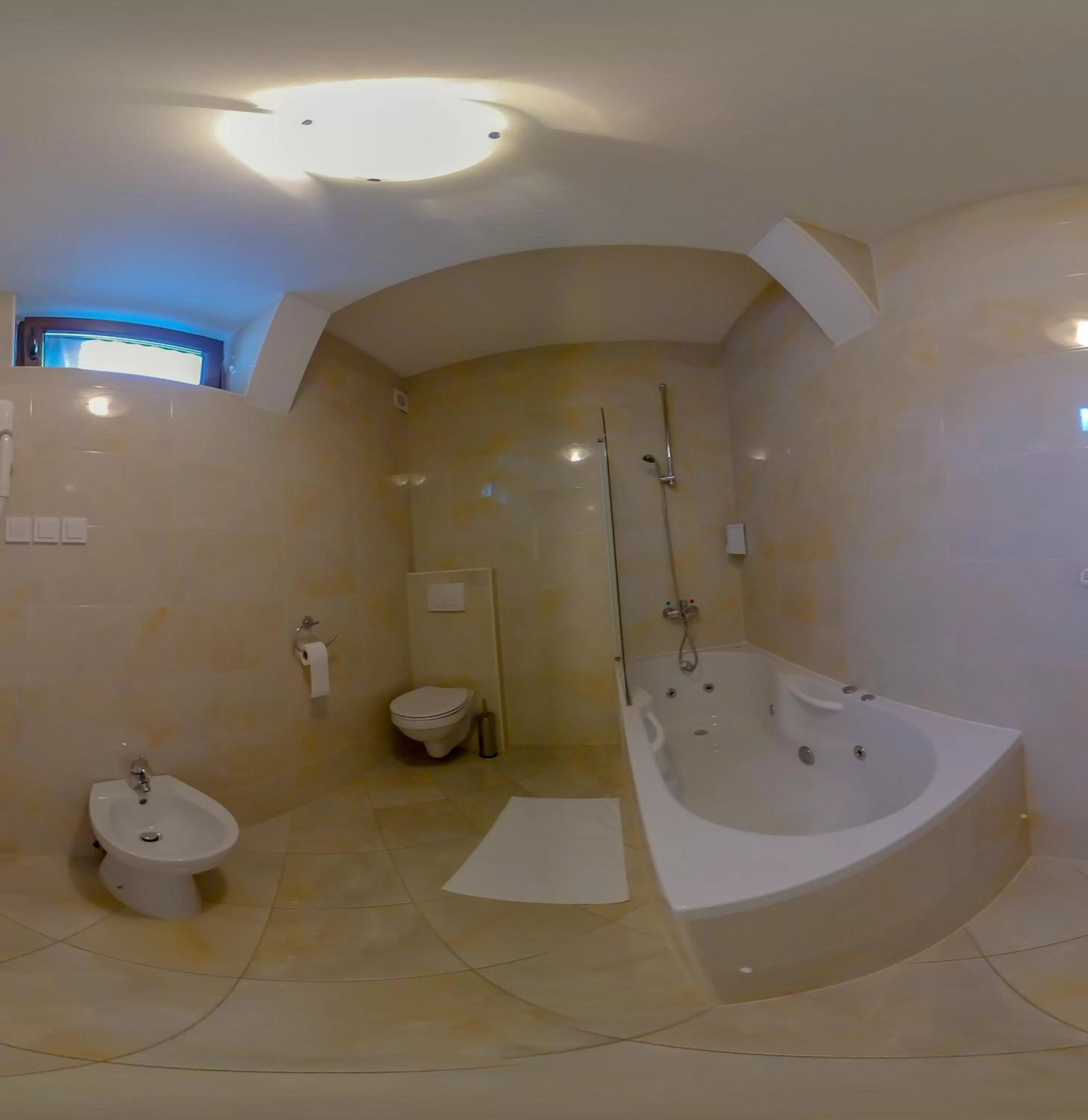 Shower in Hotel Garten