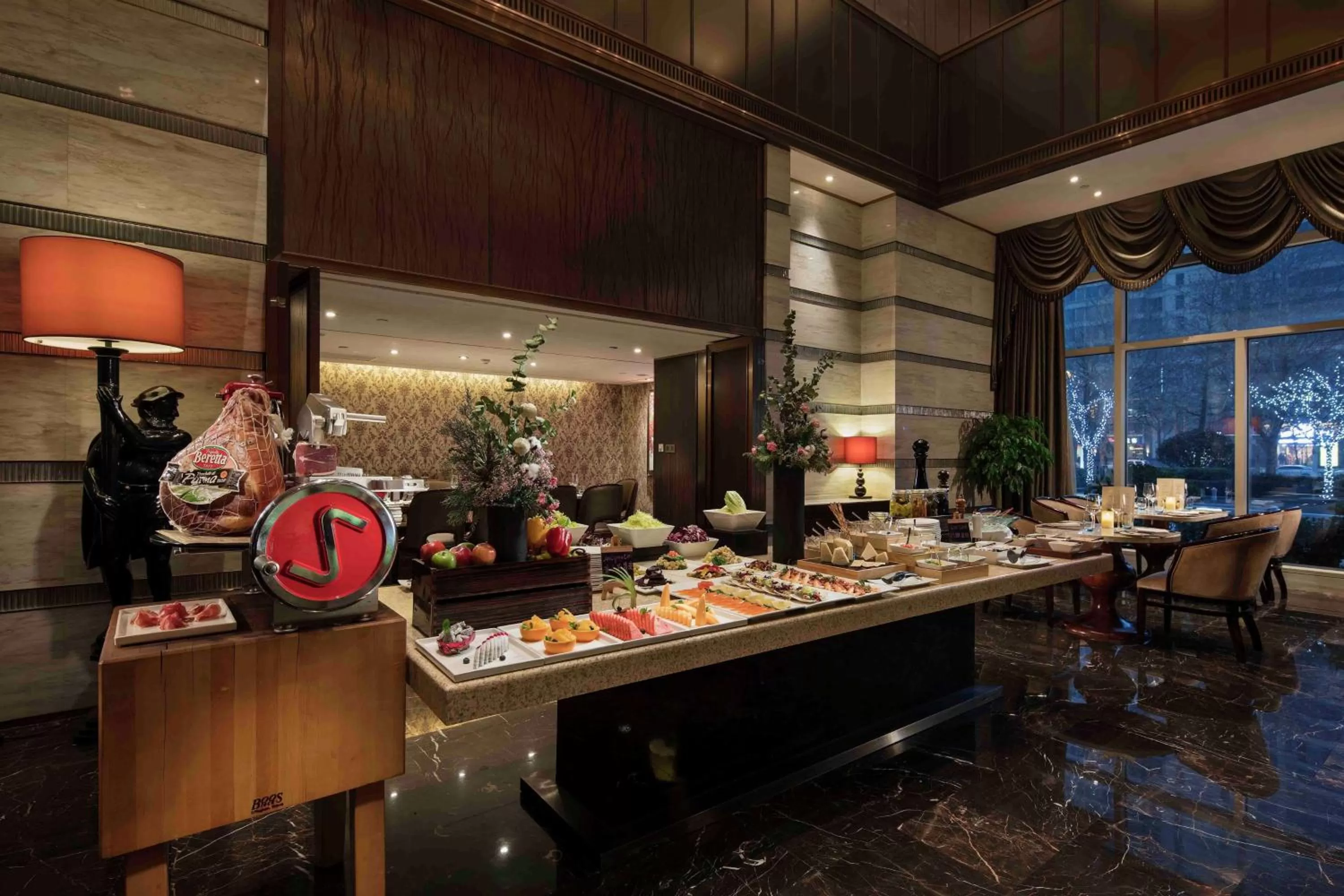 Restaurant/places to eat in Hilton Zhengzhou