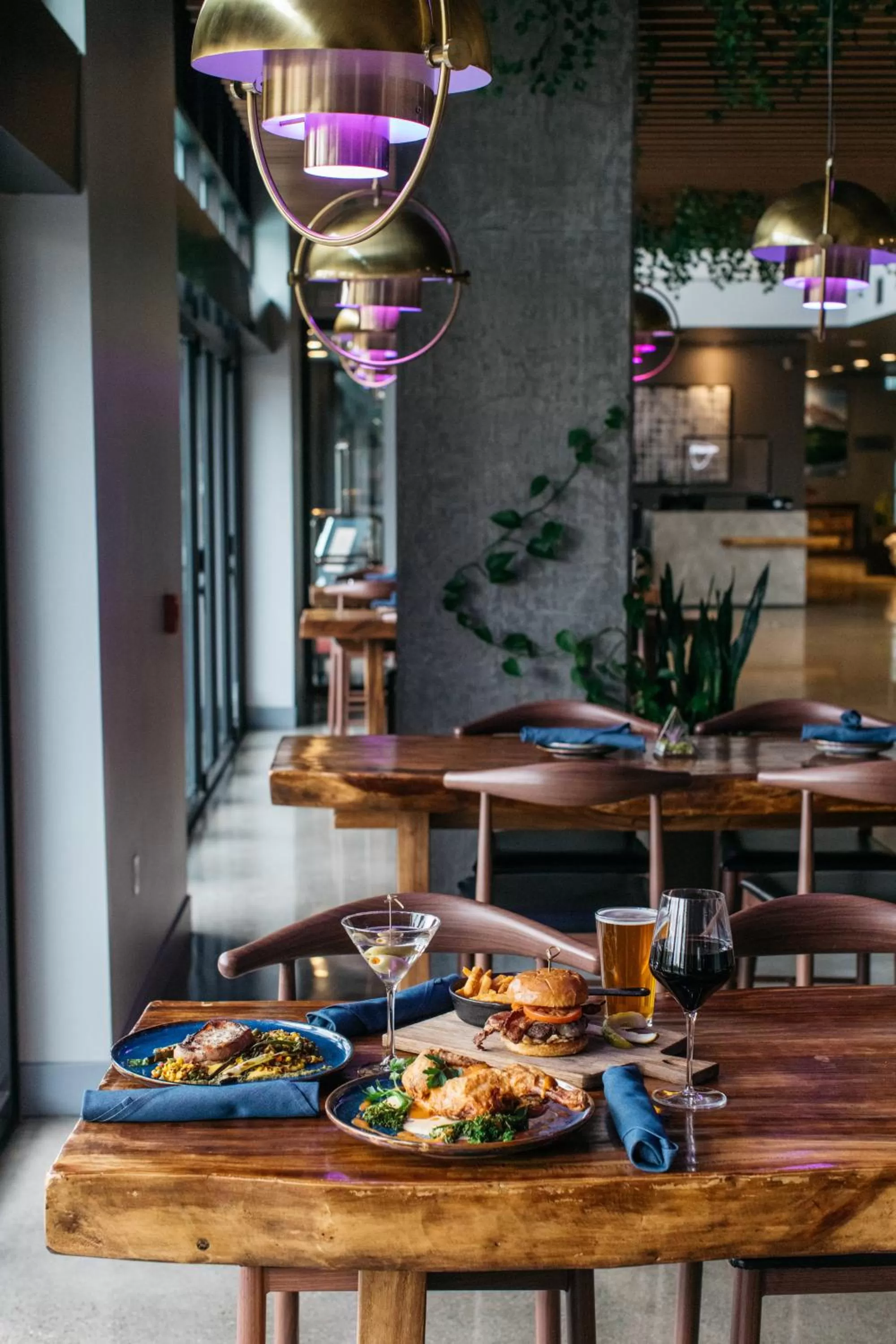 Restaurant/places to eat in Hotel Interurban Seattle Airport SeaTac