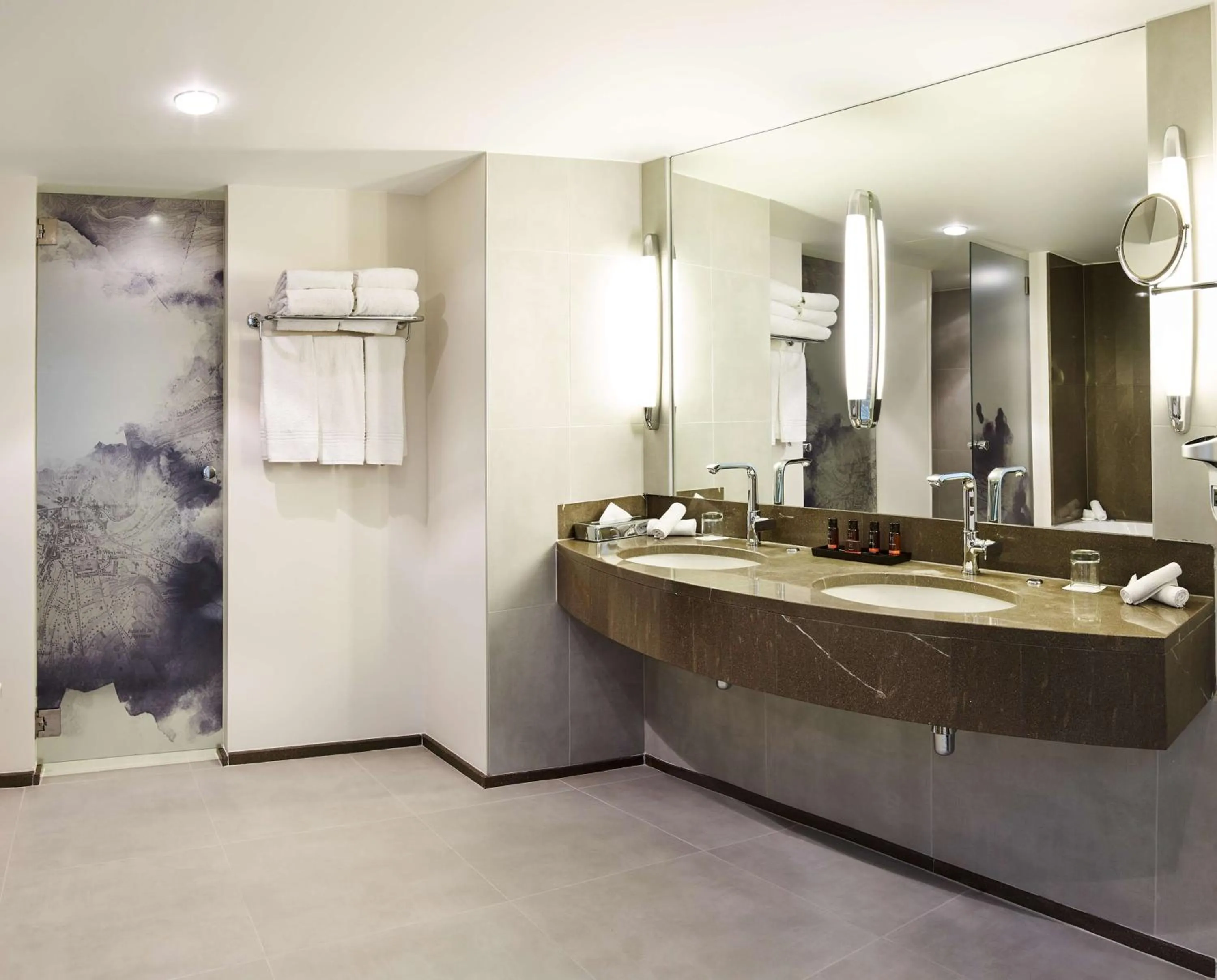 Bathroom in Radisson BLU Palace Hotel, Spa