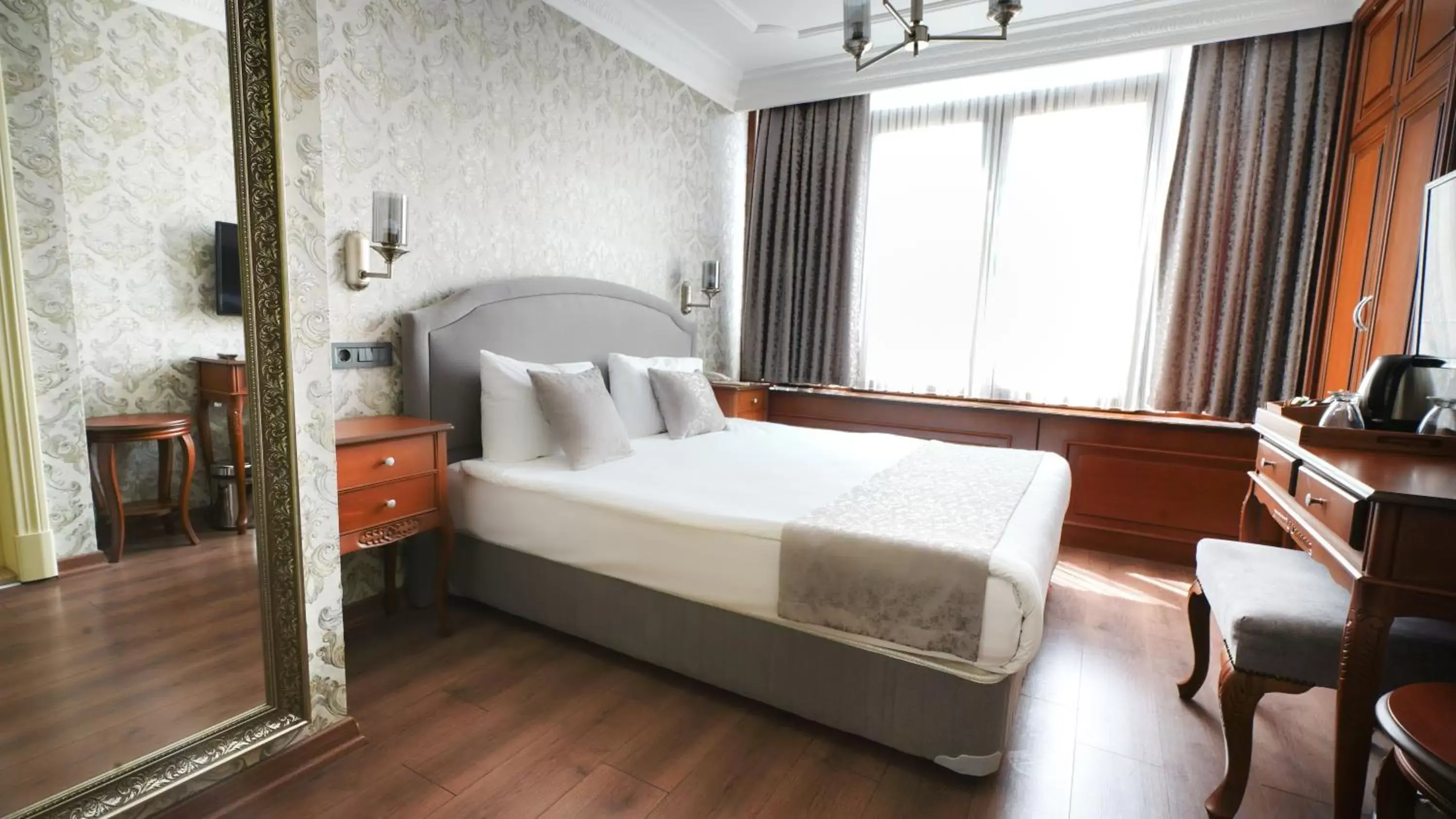 Standard Double Room in Hotel Gritti Pera & Spa Standard Double Room in Hotel Gritti Pera & Spa