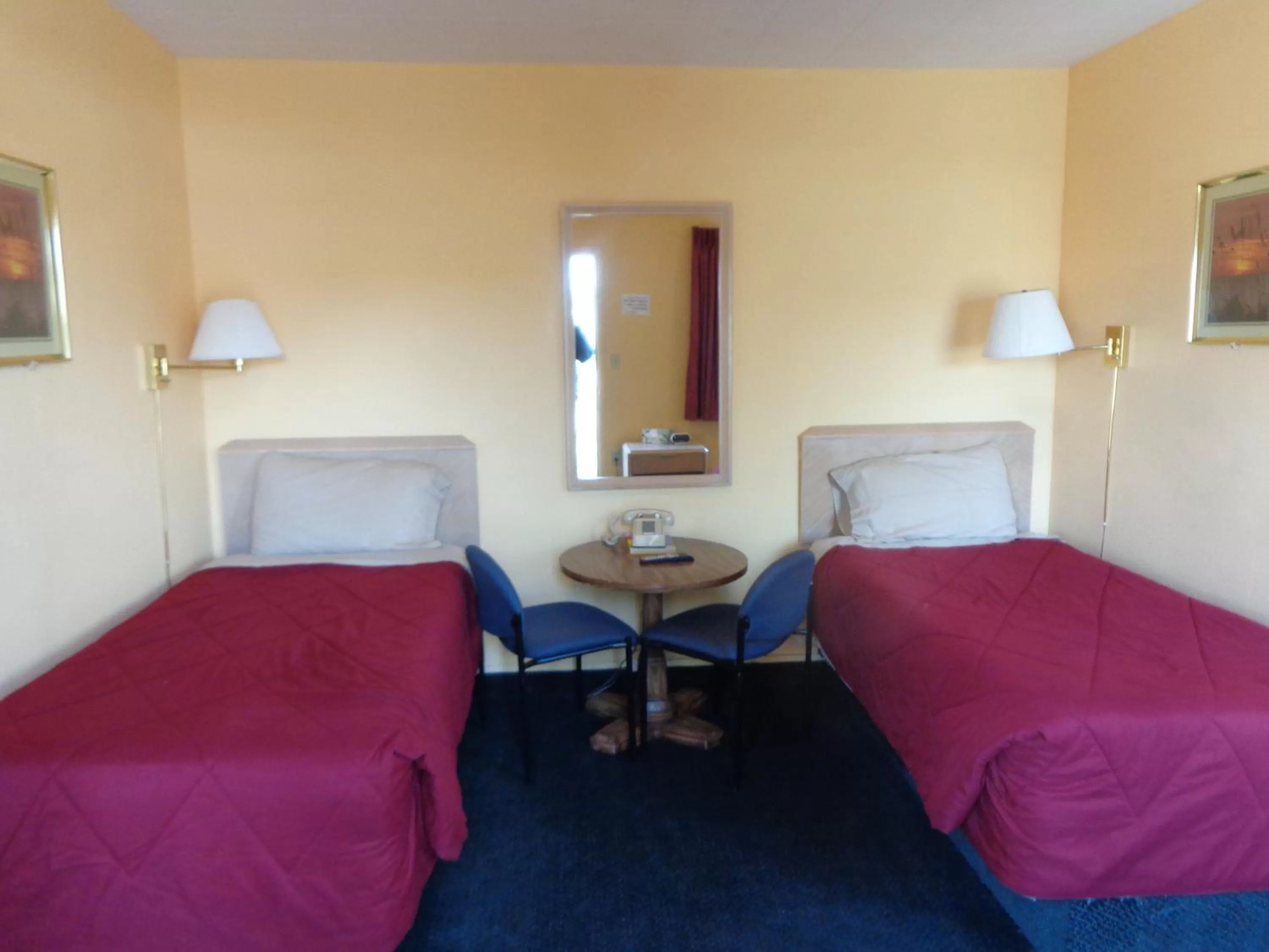 Bedroom, Bed in Western Motel